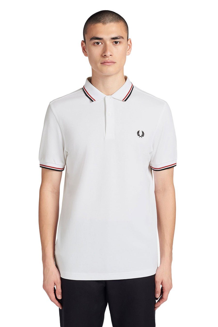 POLO FRED PERRY BLANCO BASICO LOGO LAUREL BORDADO PECHO MANGA CORTA - AREA ZERO