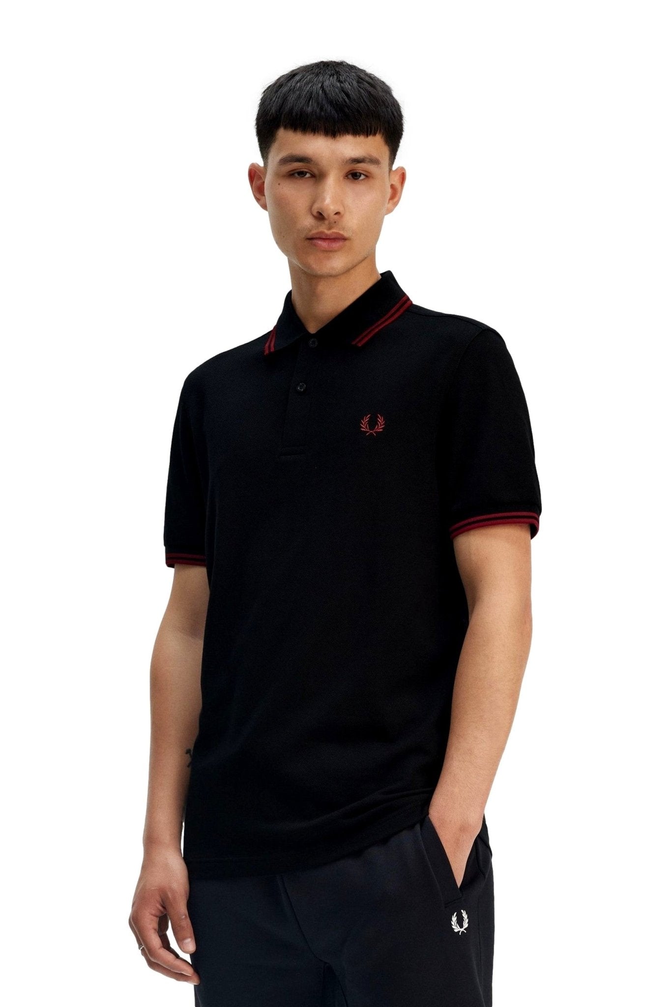 POLO FRED PERRY NEGRO/ROJO TWIN TIPPED SHIRT - AREA ZERO