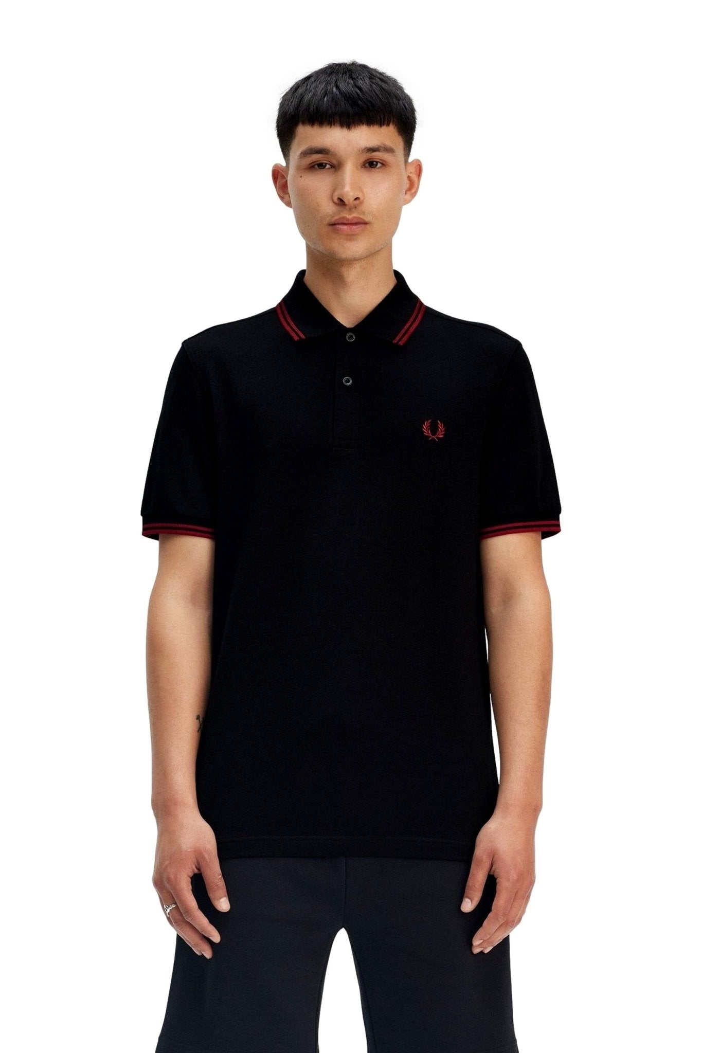 POLO FRED PERRY NEGRO/ROJO TWIN TIPPED SHIRT - AREA ZERO