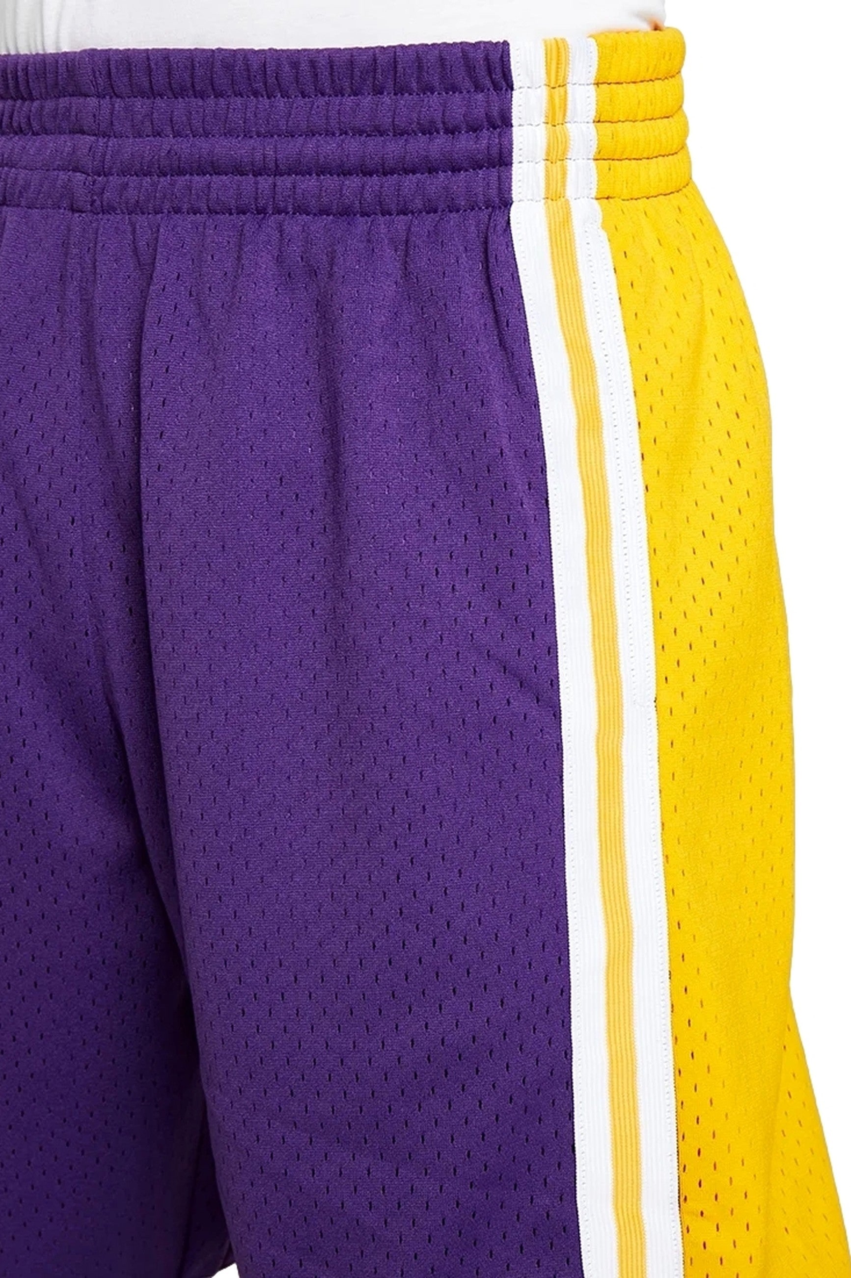 SHORT MITCHELL AND NESS MORADO LAKERS SWINGMAN SHORTS 1984-85