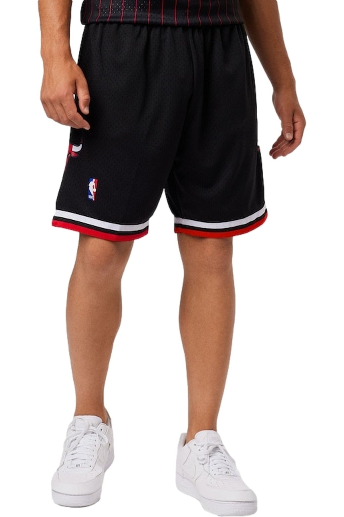 SHORT MITCHELL AND NESS NEGRO LISO SWINGMAN SHORTS - AREA ZERO