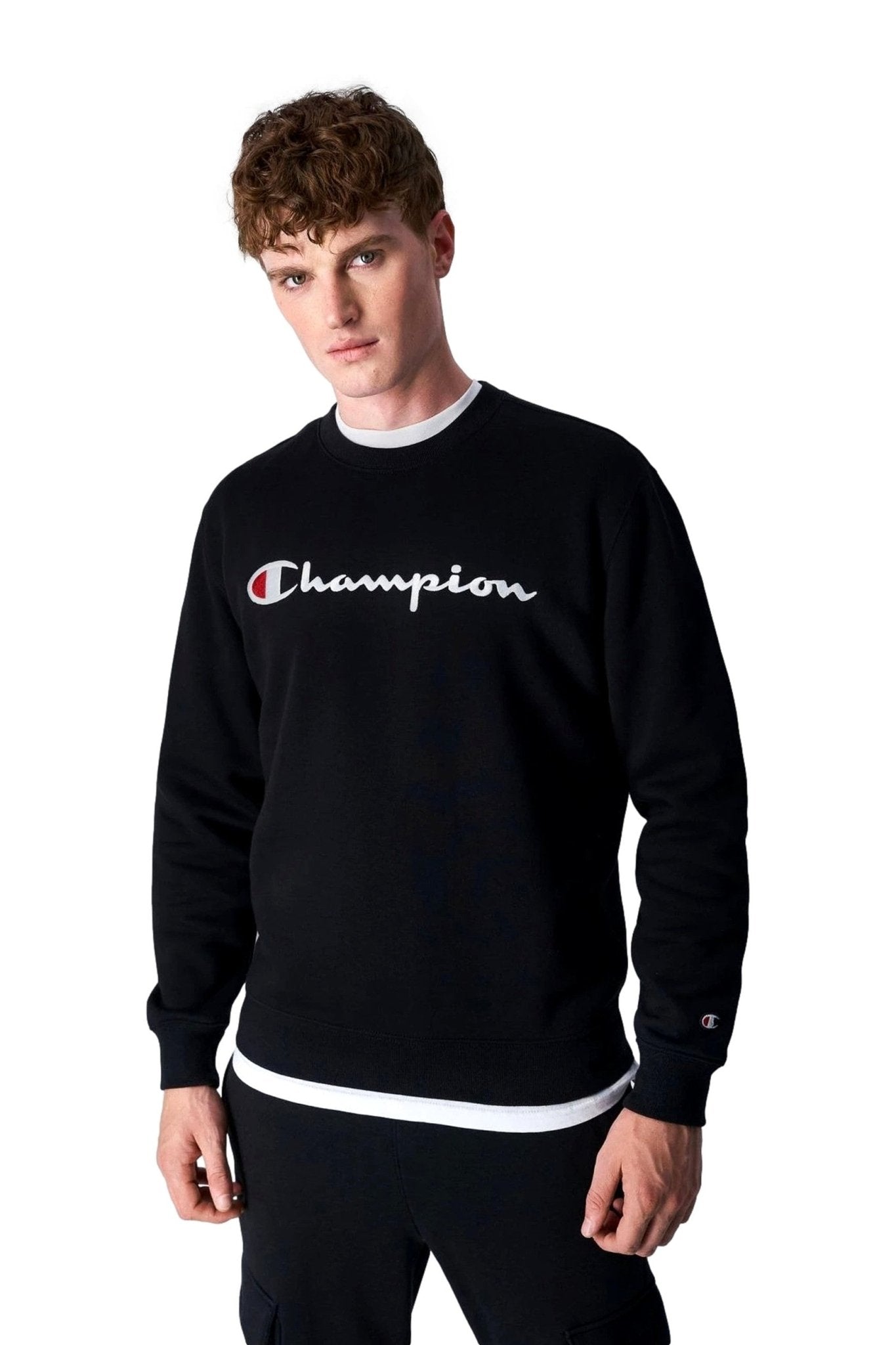 SUDADERA CHAMPION NEGRA EMBROIDERED SCRIPT LOGO CREWNECK - AREA ZERO