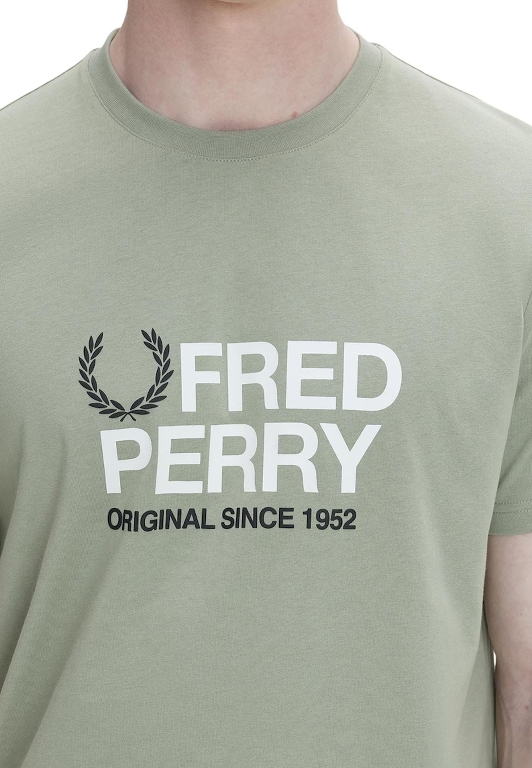 CAMISETA FRED PERRY VERDE ORIGINAL GRAPHIC TEE