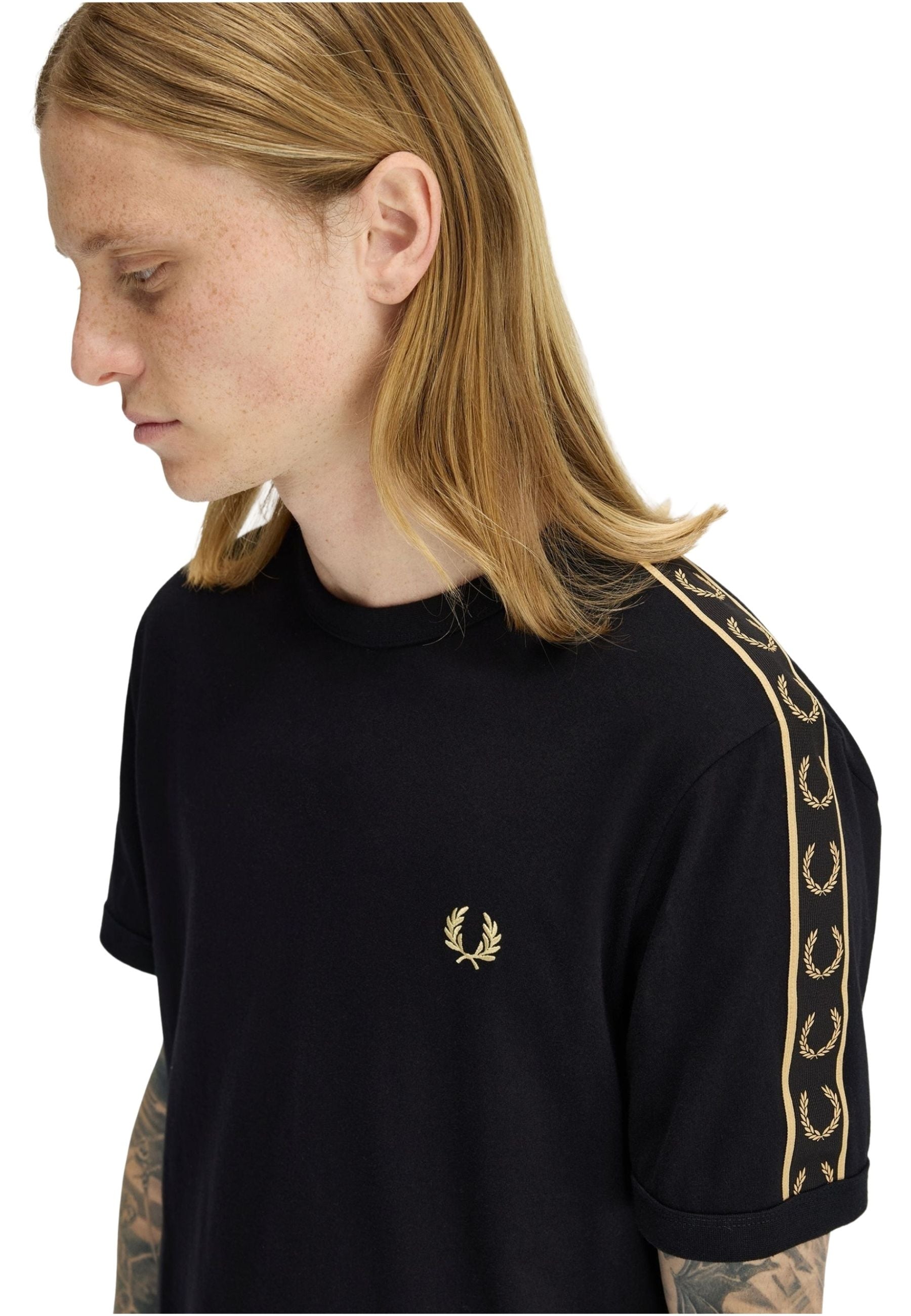 CAMISETA FRED PERRY NEGRA CONTRAST TAPE RINGER TEE