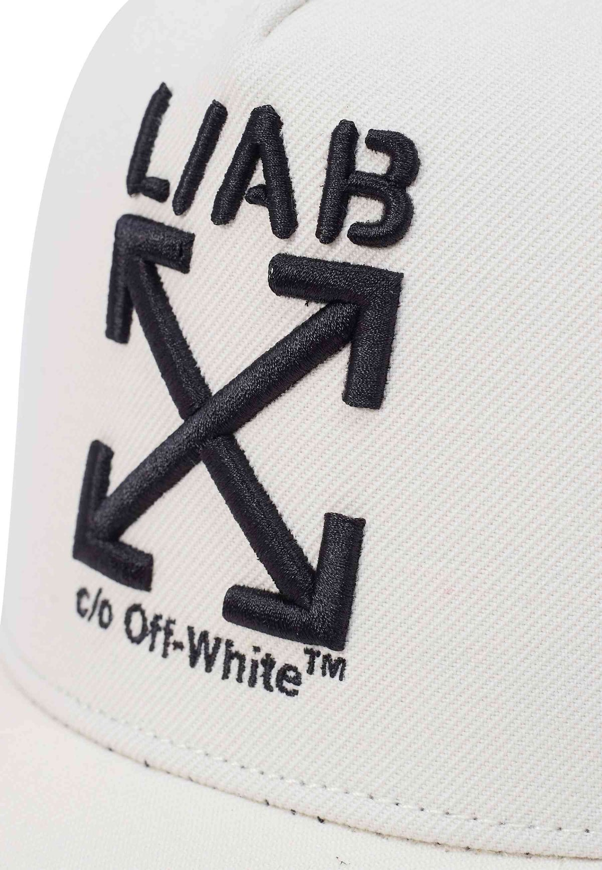 L/AB c/o Off-White BEIGE CLAMP ARROWS CURVED BRIM TRUCKER CAP