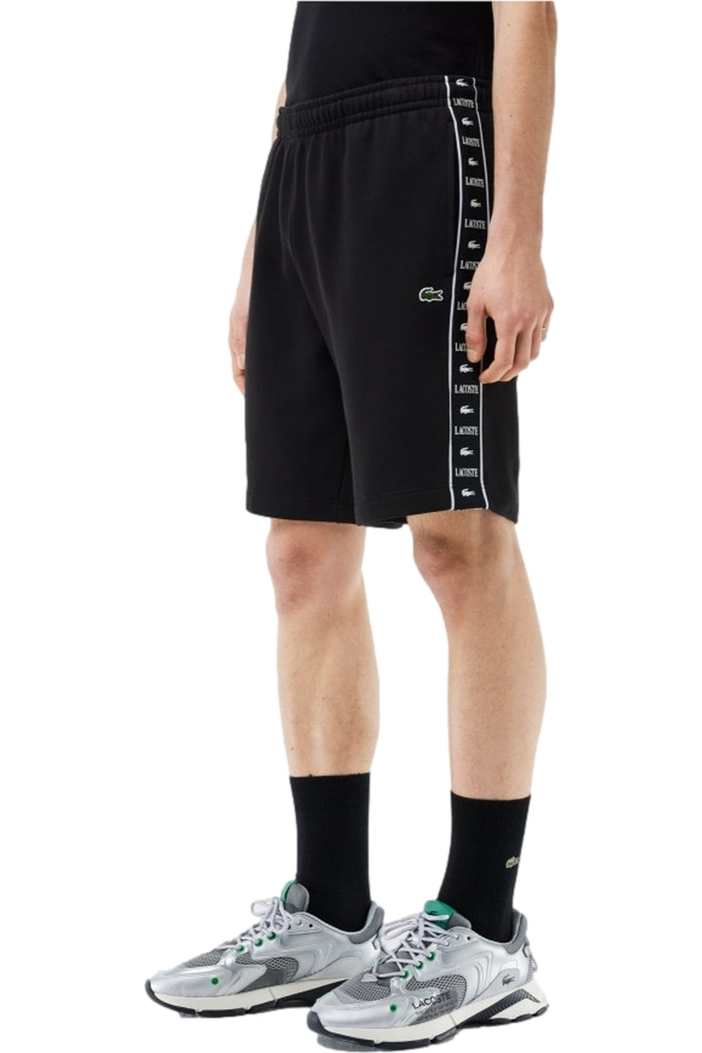 BERMUDA LACOSTE NEGRA TAPPERED SHORT