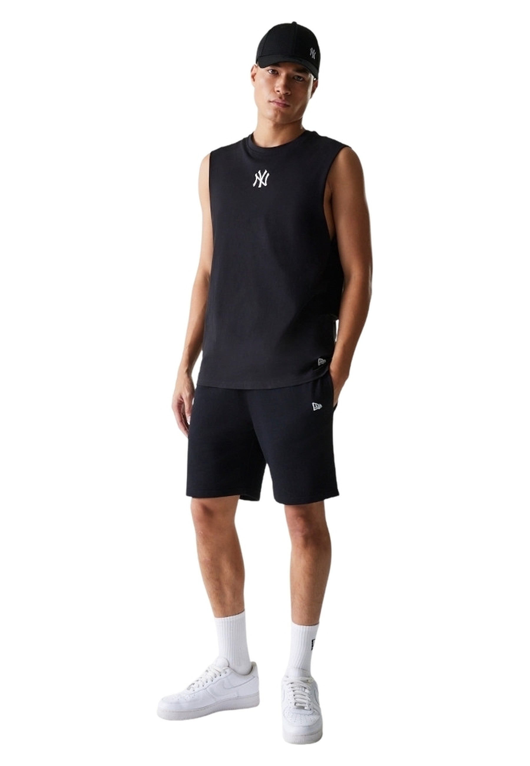 BERMUDA NEW ERA NEGRA YANKEES MLB MIDO LOGO SHORT