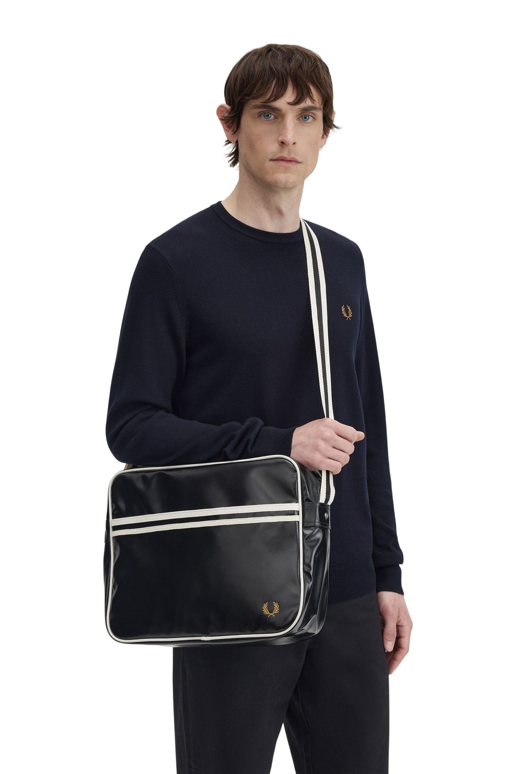 BOLSO FRED PERRY NEGRO FRANJAS ASA LARGA LOGO BORDADO