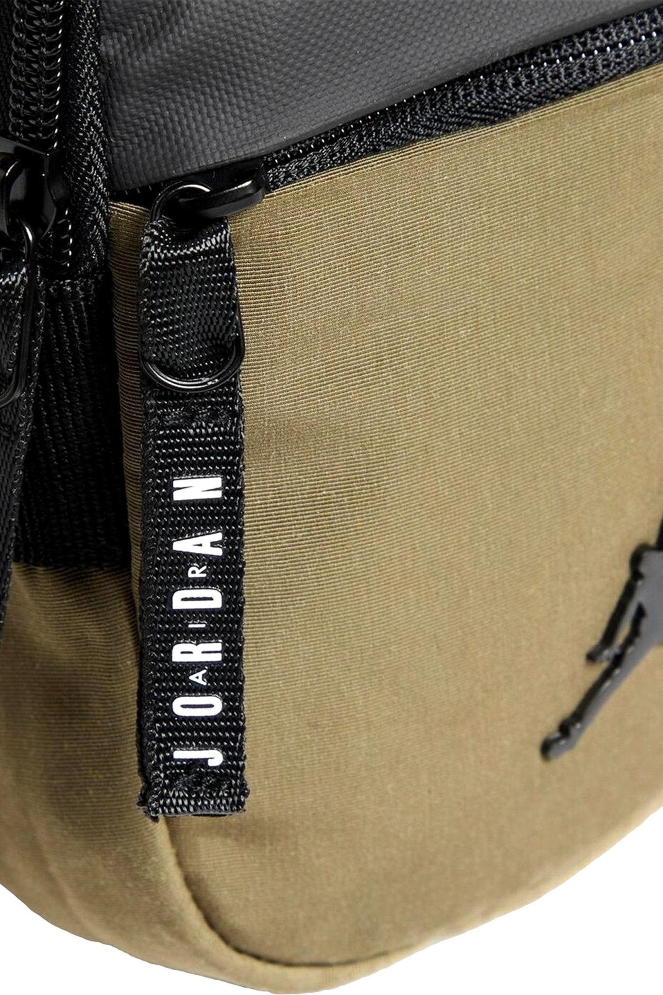 BOLSO JORDAN VERDE AIRBORNE HIP BAG - AREA ZERO