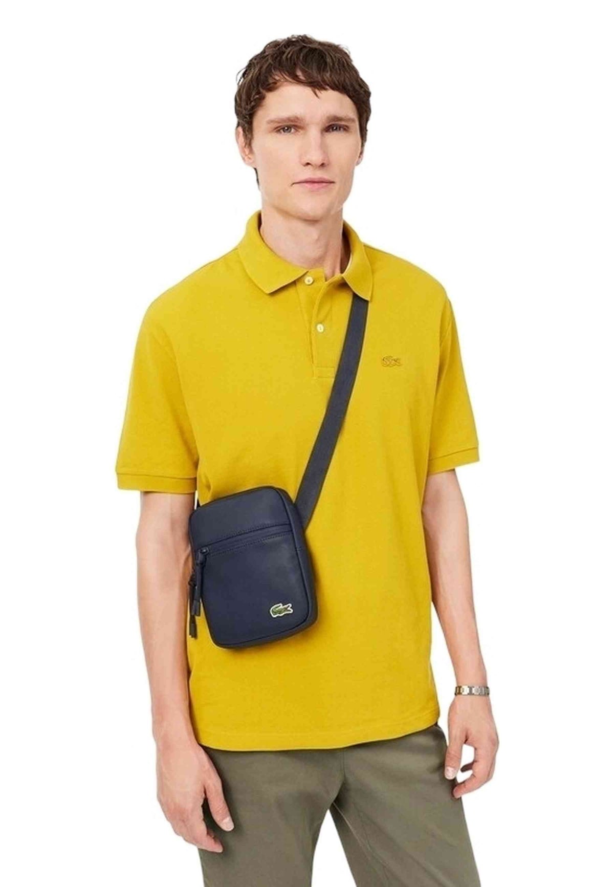 BOLSO LACOSTE LCST SLIMLINE MESSENGER BAG MARINO