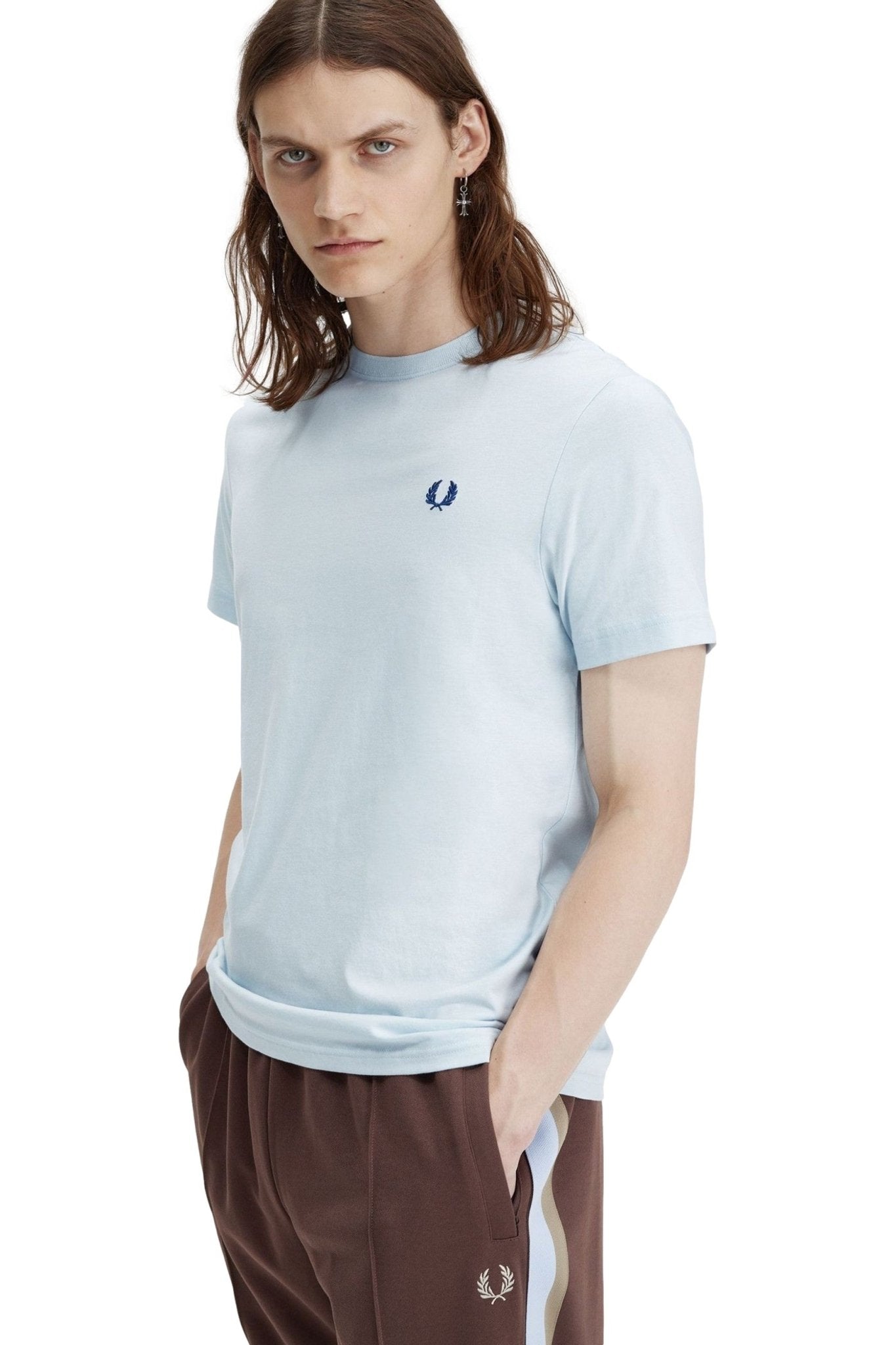 CAMIISETA FRED PERRY CELESTE EMBROILED LOGO TEE - AREA ZERO