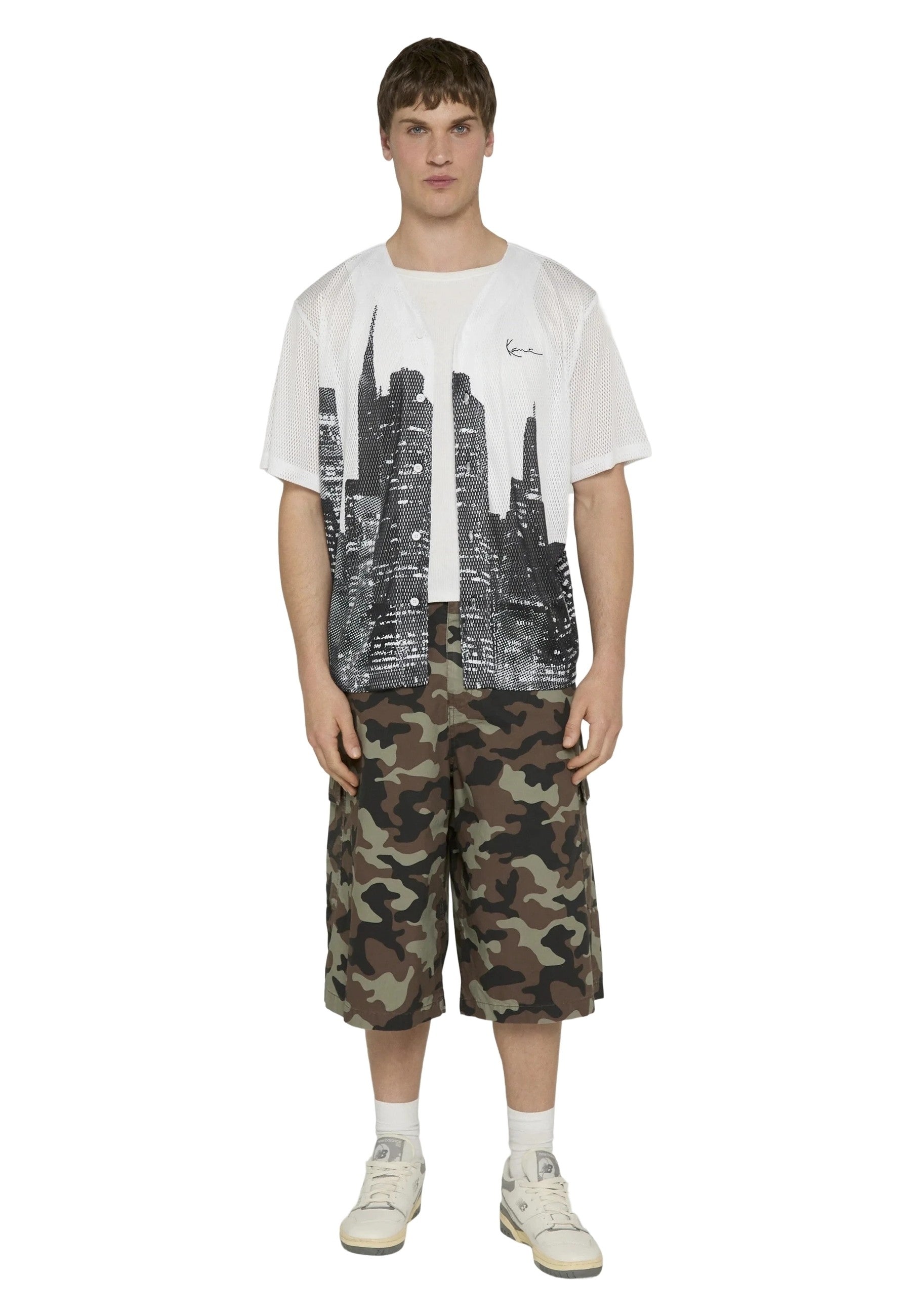 CAMISA KARL KANI BLANCA SIGNATURE MESH BASEBALL SHIRT