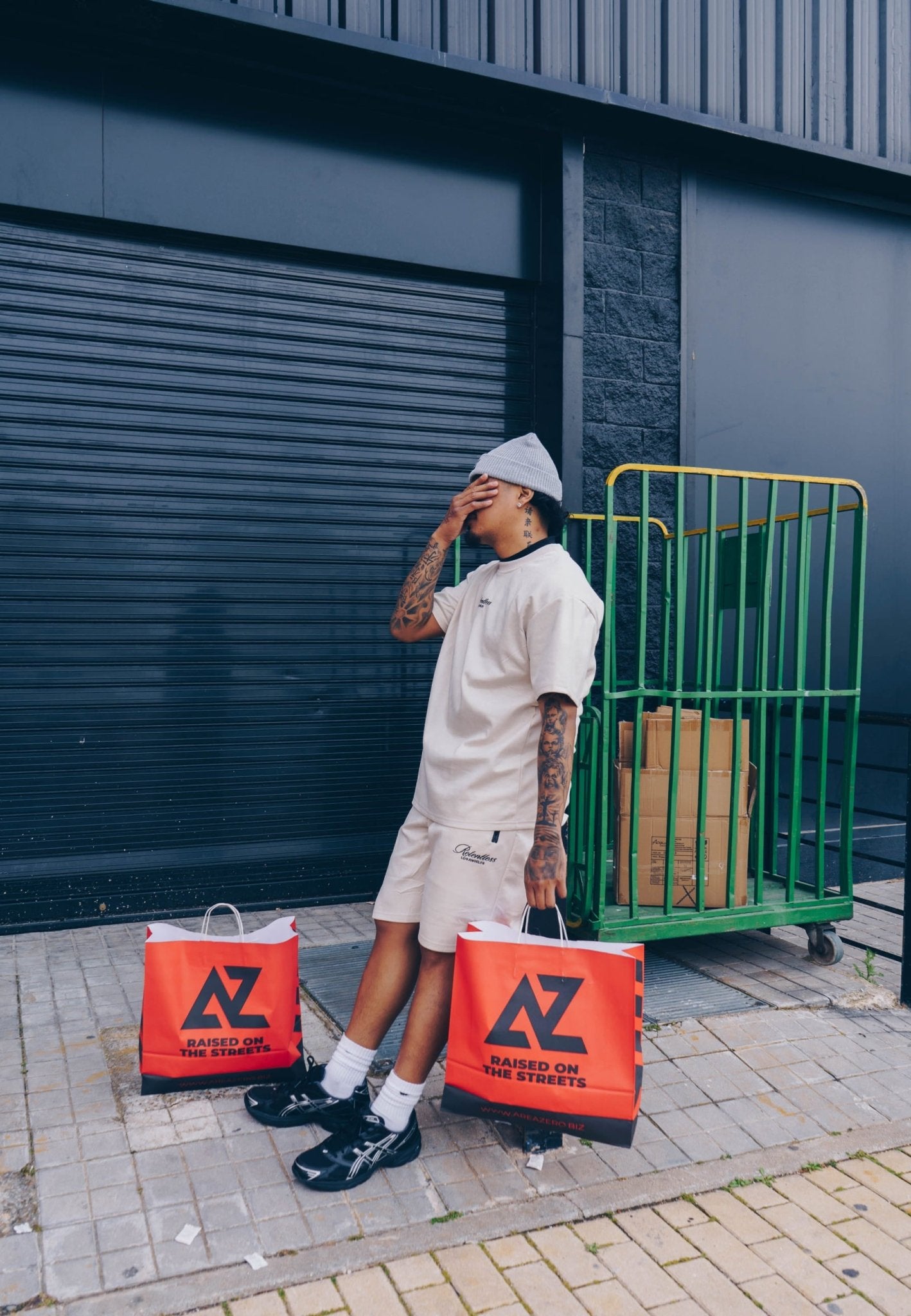 CAMISETA BEIGE RELENTLESS OVERSIZED TEE - AREA ZERO