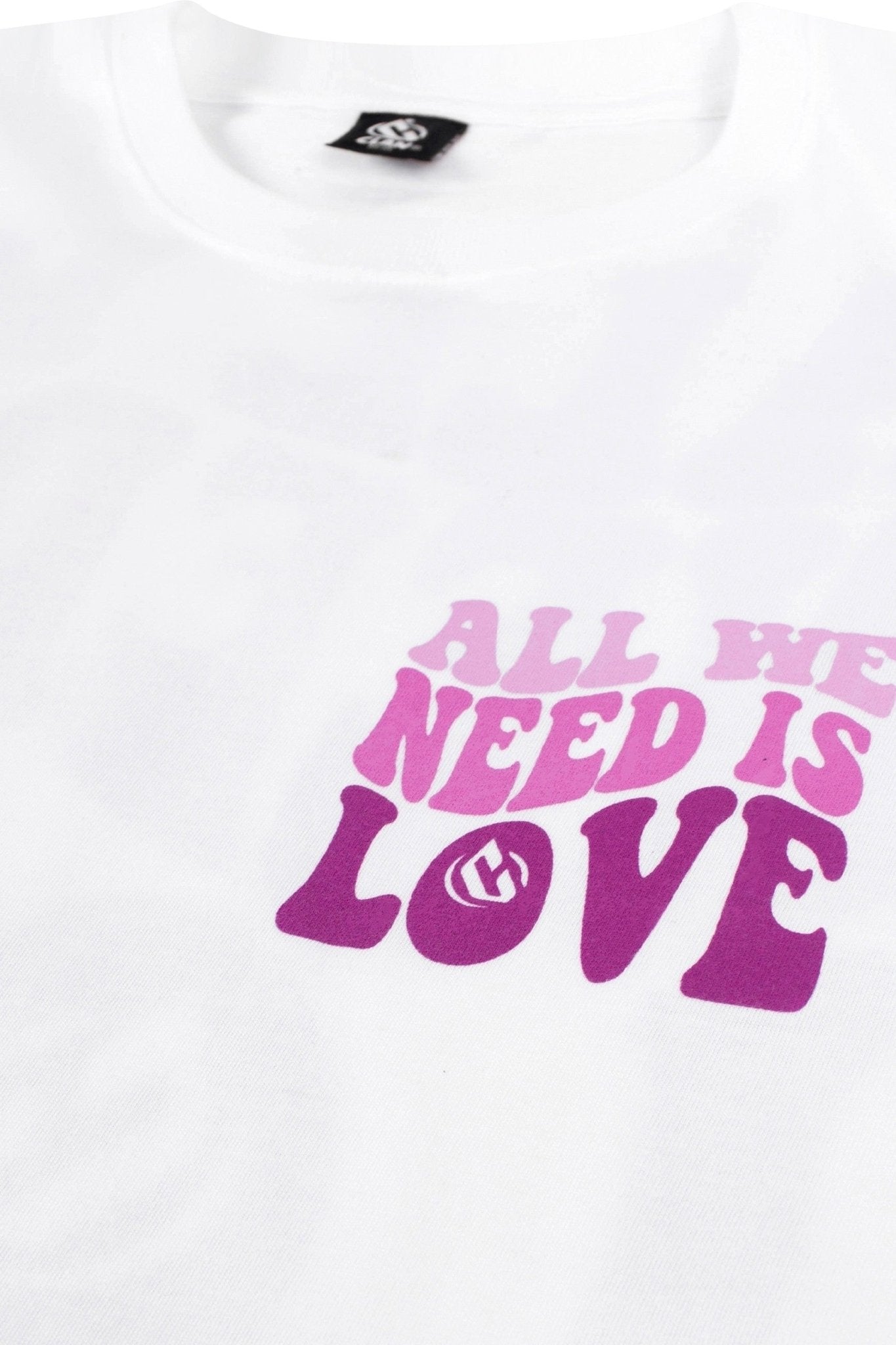 CAMISETA CLAN BLANCA ALL WE NEED IS LOVE TEE - AREA ZERO