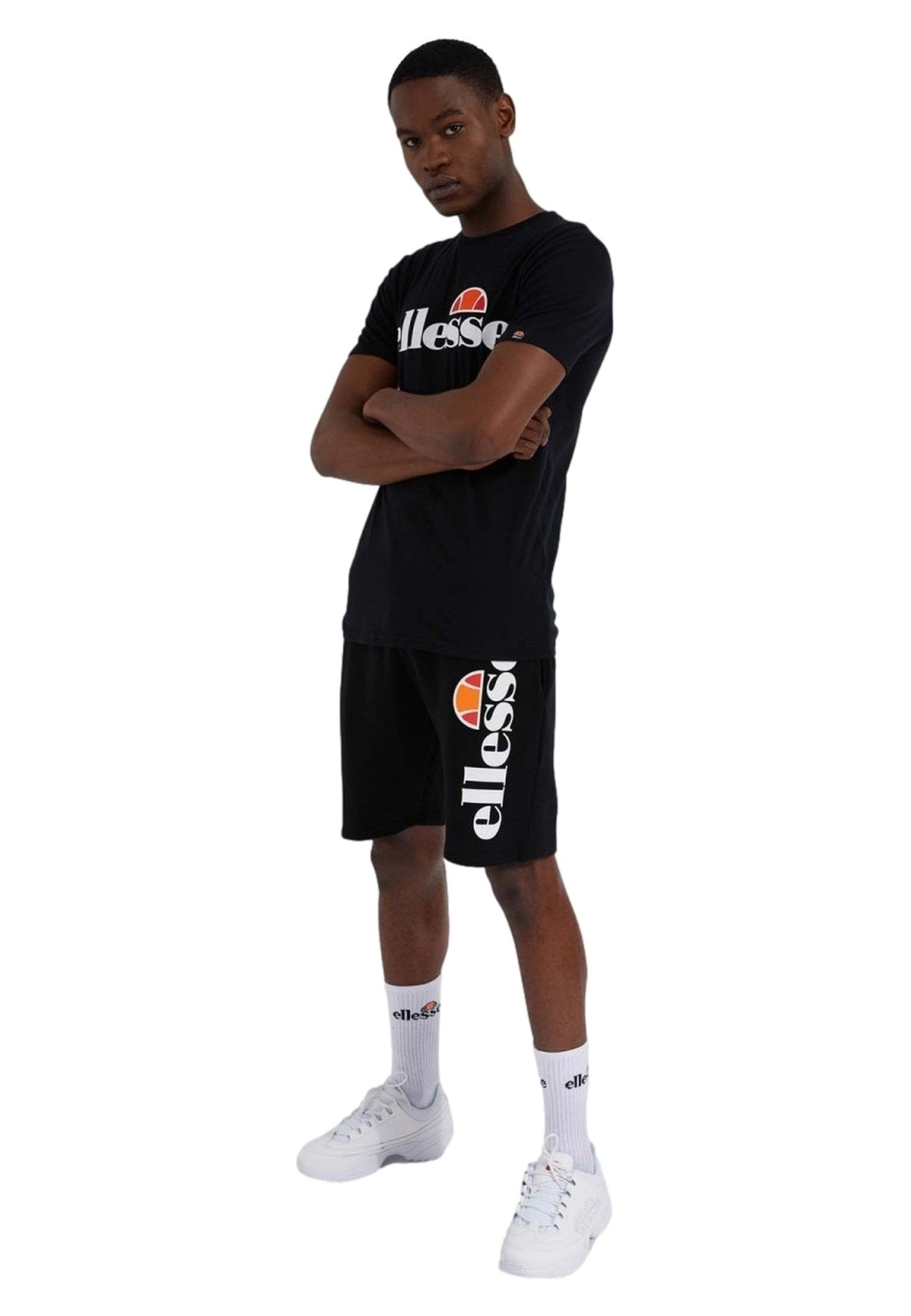 CAMISETA ELLESSE NEGRA LOGO ESTAMPADO PECHO MANGA CORTA - AREA ZERO