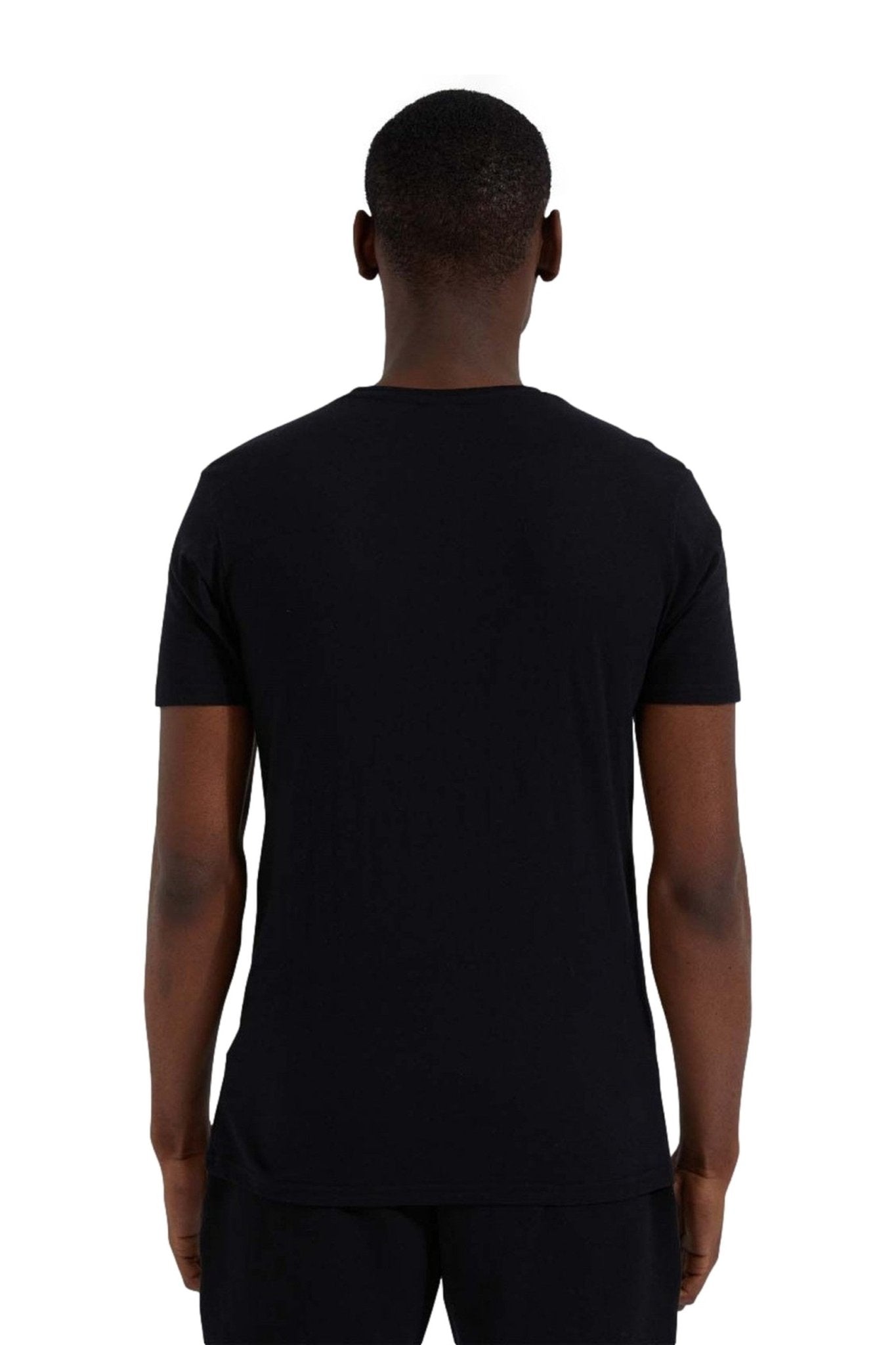 CAMISETA ELLESSE NEGRA LOGO ESTAMPADO PECHO MANGA CORTA - AREA ZERO