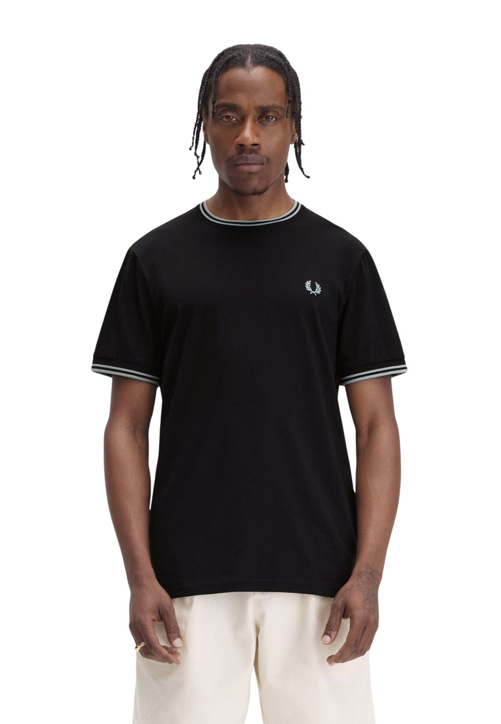 CAMISETA FRED PERRY NEGRA/GRIS RIBETED NECK TEE - AREA ZERO