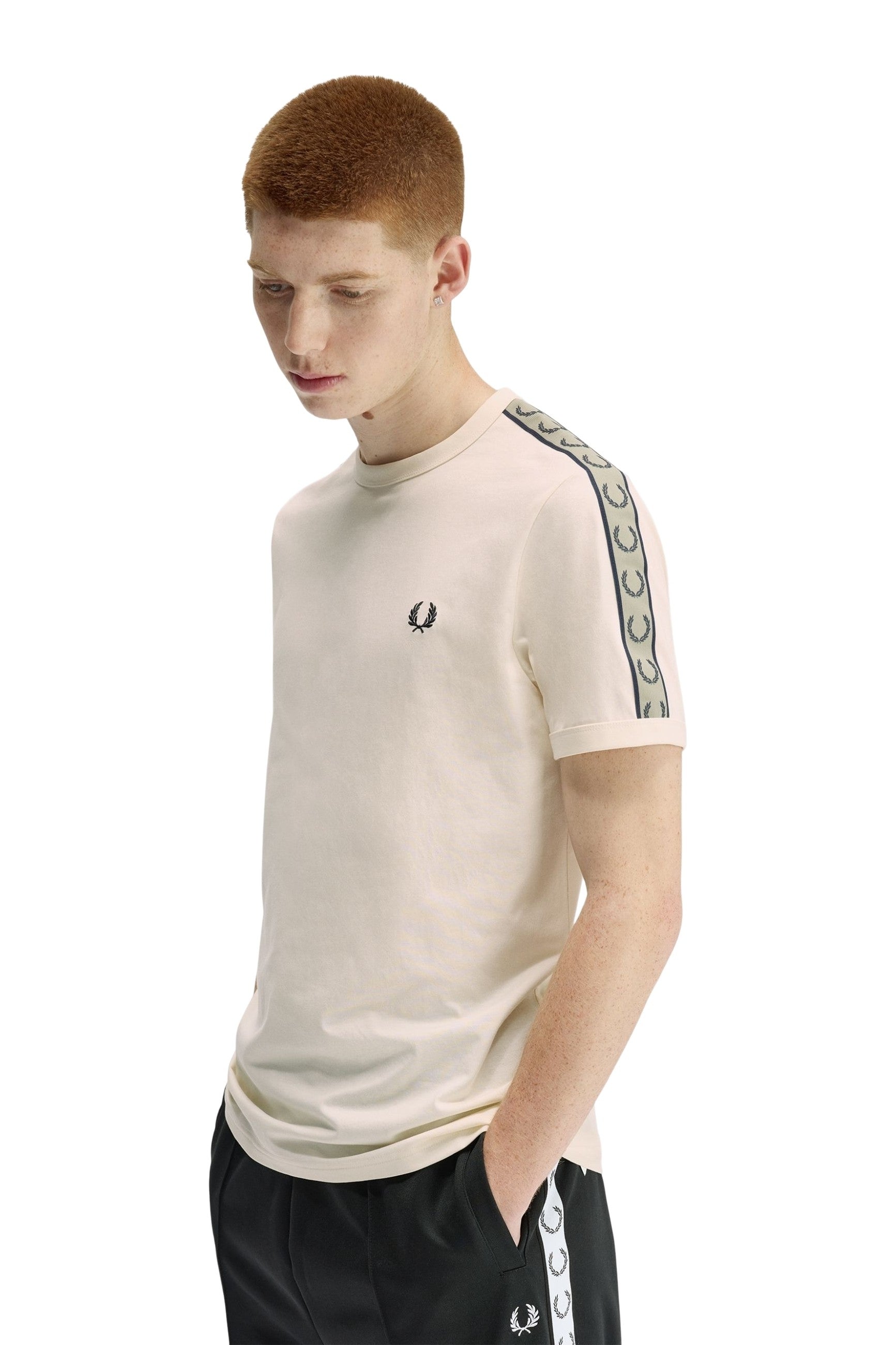 CAMISETA FRED PERRY ROSA CONTRAST TAPE RINGER TEE