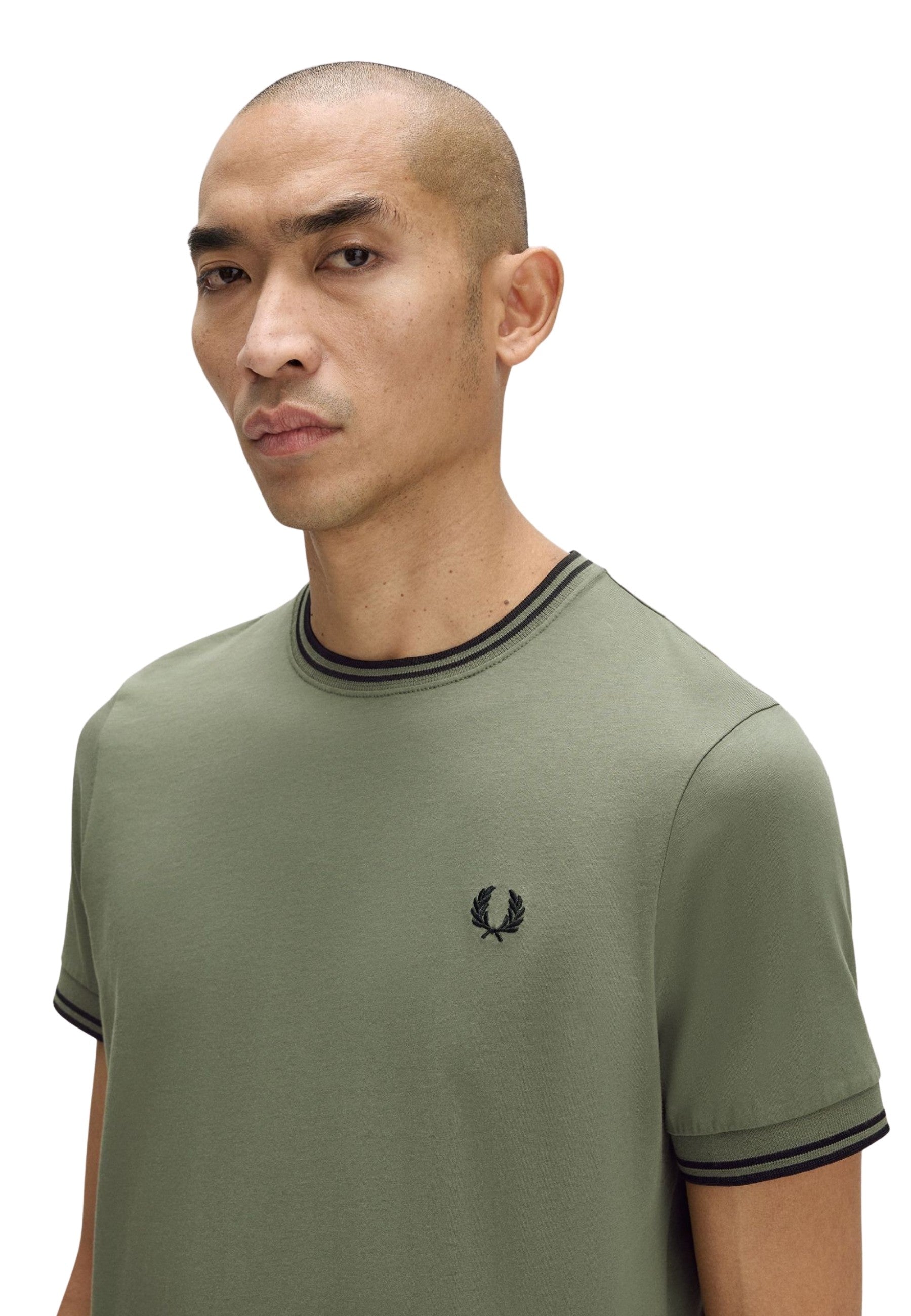 CAMISETA FRED PERRY VERDE Z50 CONTRAST RIBETED TEE