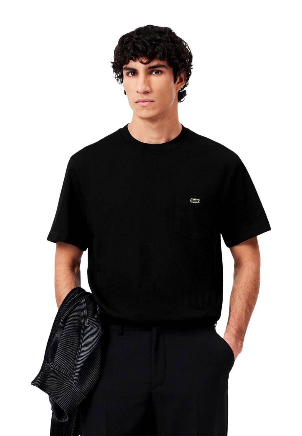 CAMISETA LACOSTE NEGRA BREAST POCKET COTTON TEE - AREA ZERO