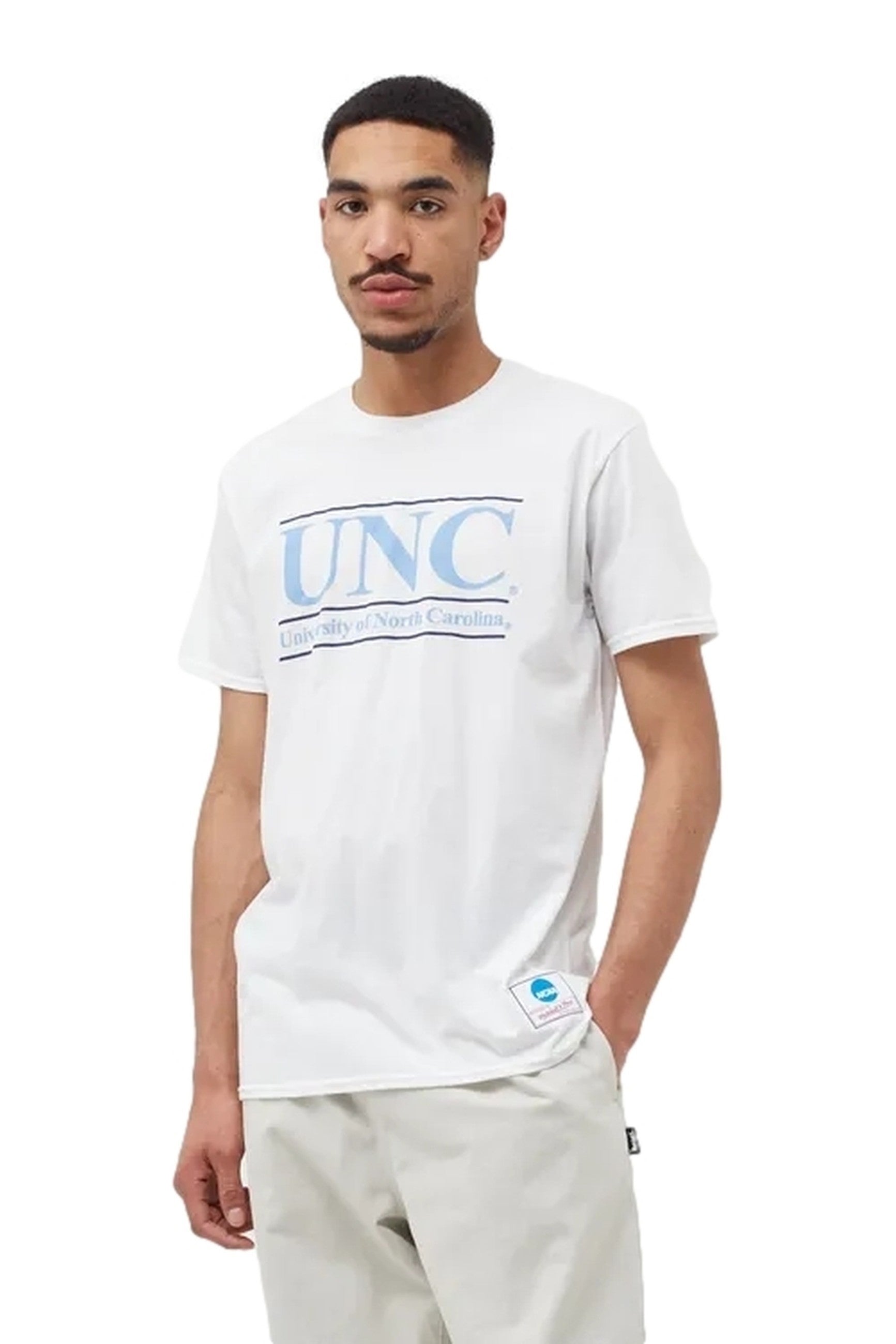 CAMISETA MITCHELL & NESS BLANCA NCAA STACK TEE