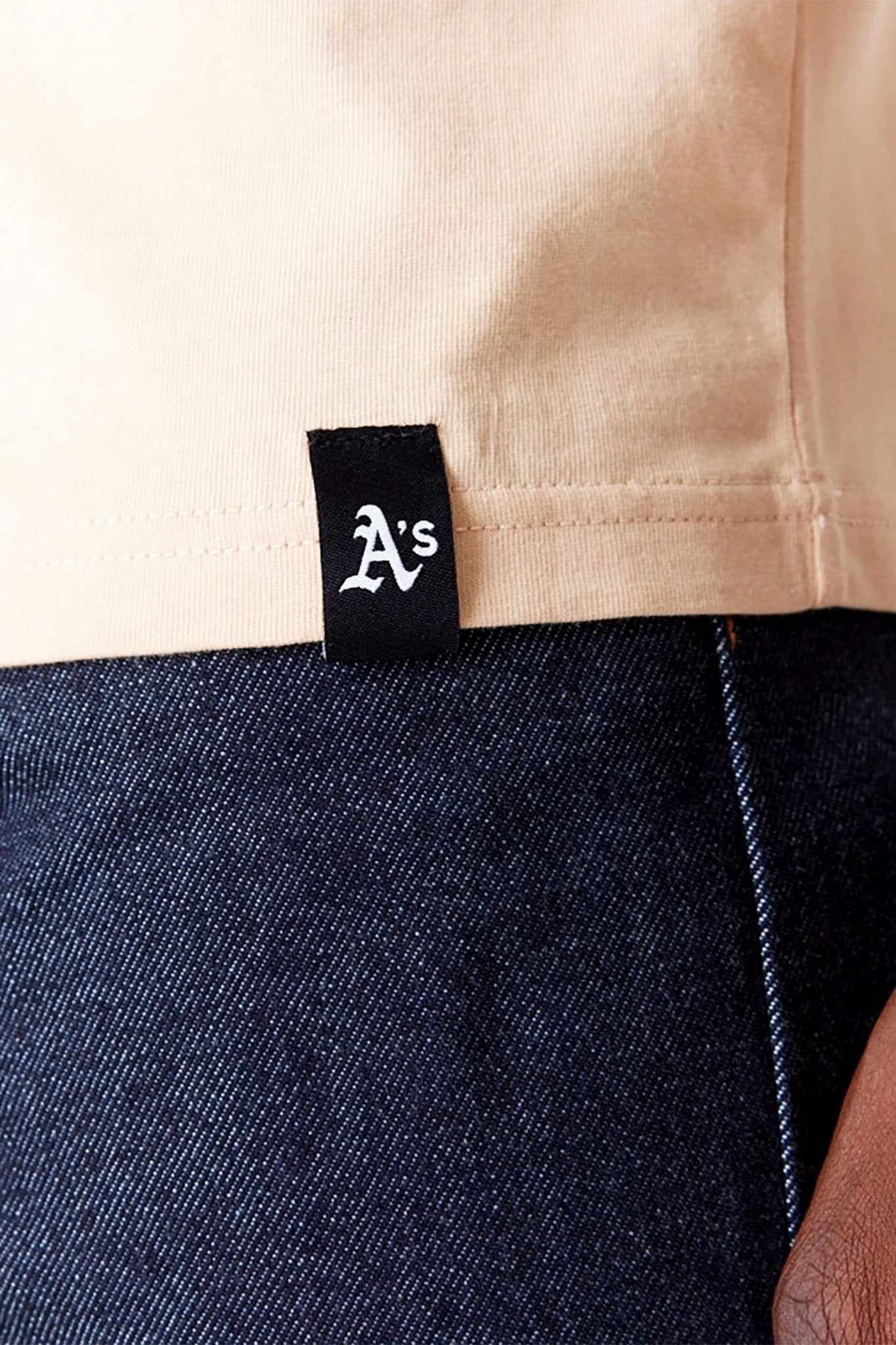 CAMISETA NEW ERA BEIGE MLB FLORAL GRPHC OS TEE OAKATH - AREA ZERO