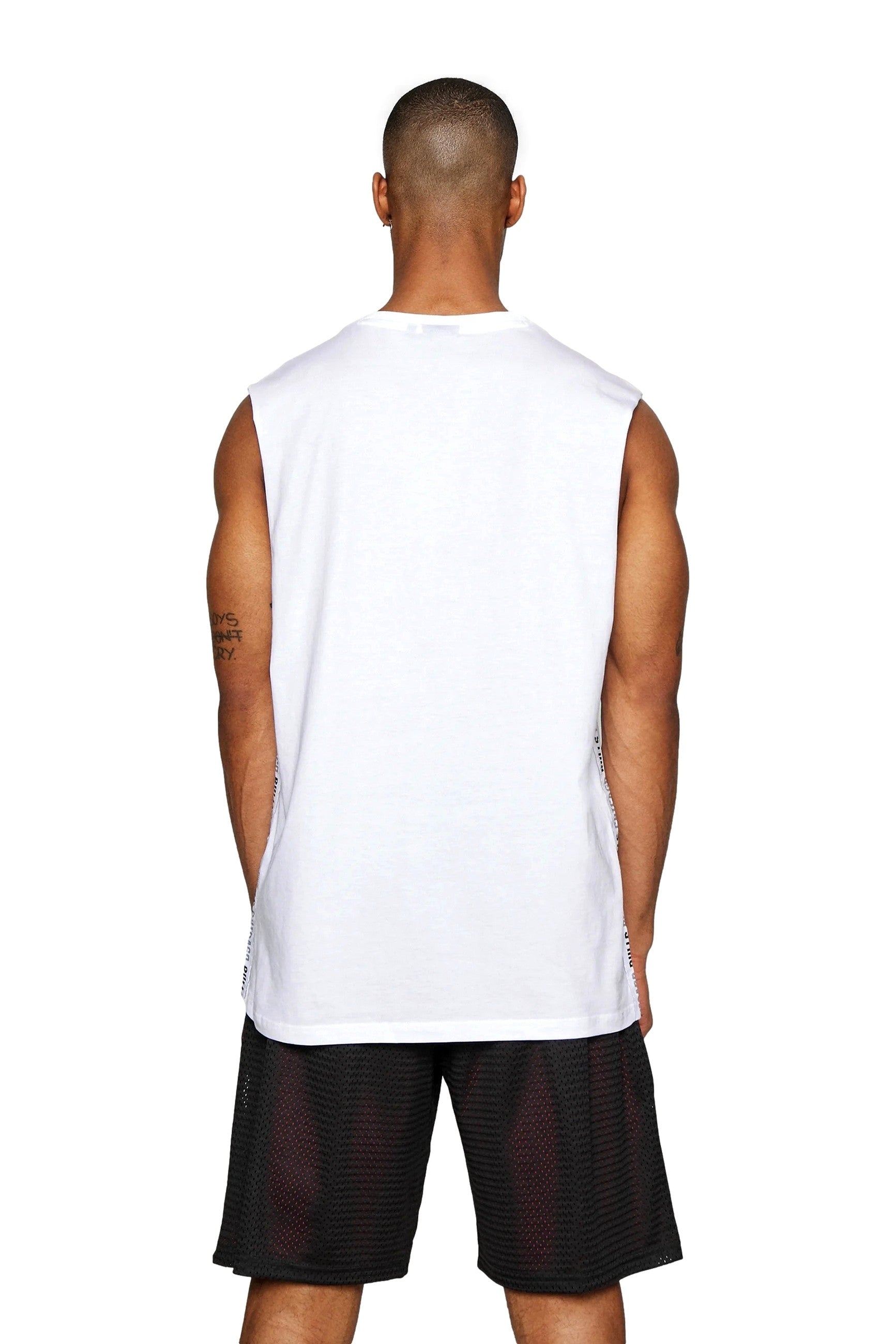 CAMISETA NEW ERA BLANCA NBA LEFT CHST LOGO SLVLSS TEE CHIBUL