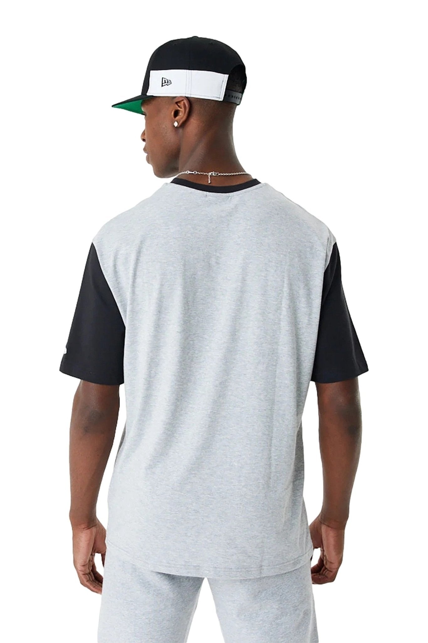 CAMISETA NEW ERA GRIS CELTICS NBA COLOR INSERT OS TEE BOSCEL - AREA ZERO