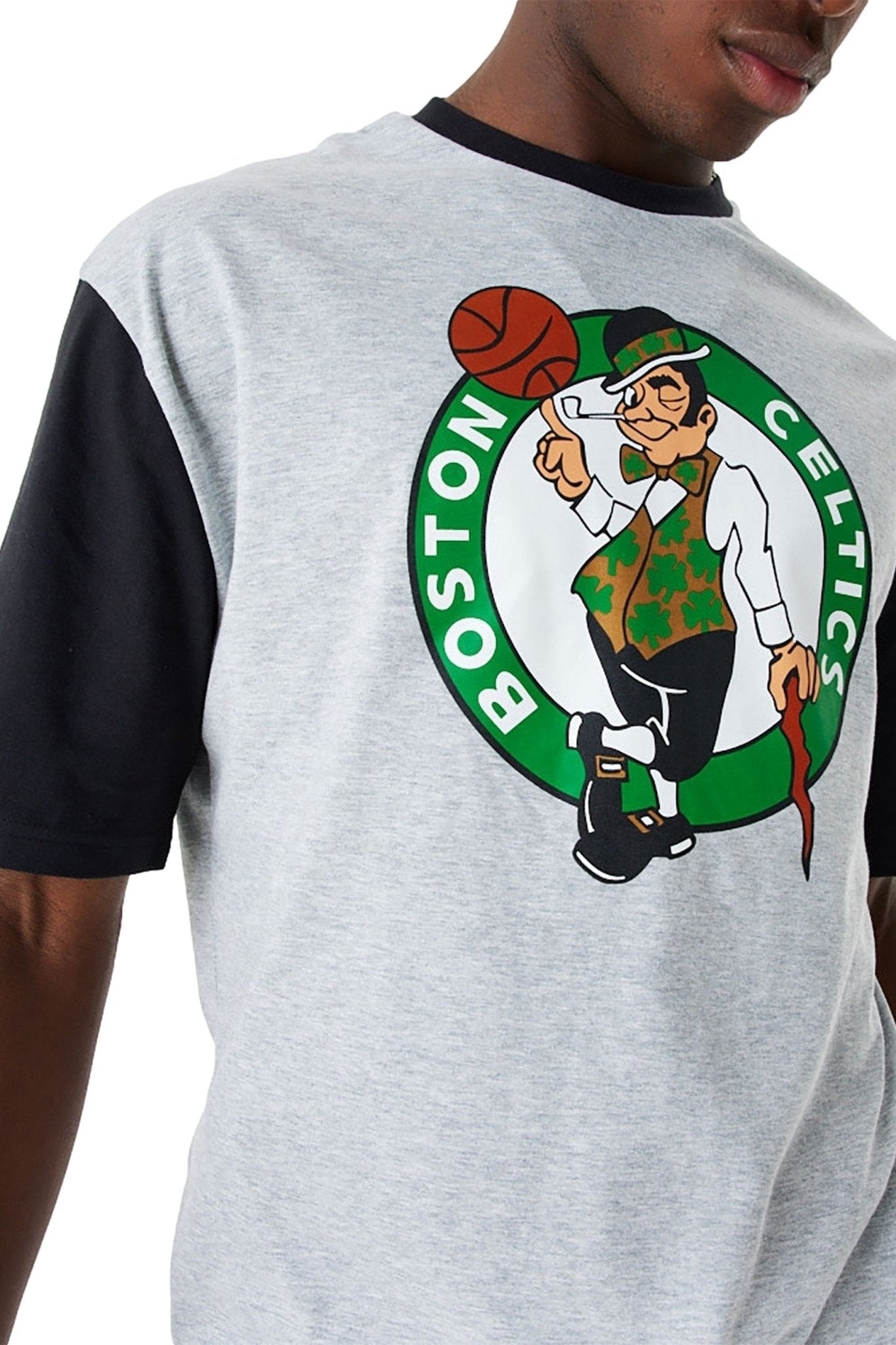 CAMISETA NEW ERA GRIS CELTICS NBA COLOR INSERT OS TEE BOSCEL - AREA ZERO