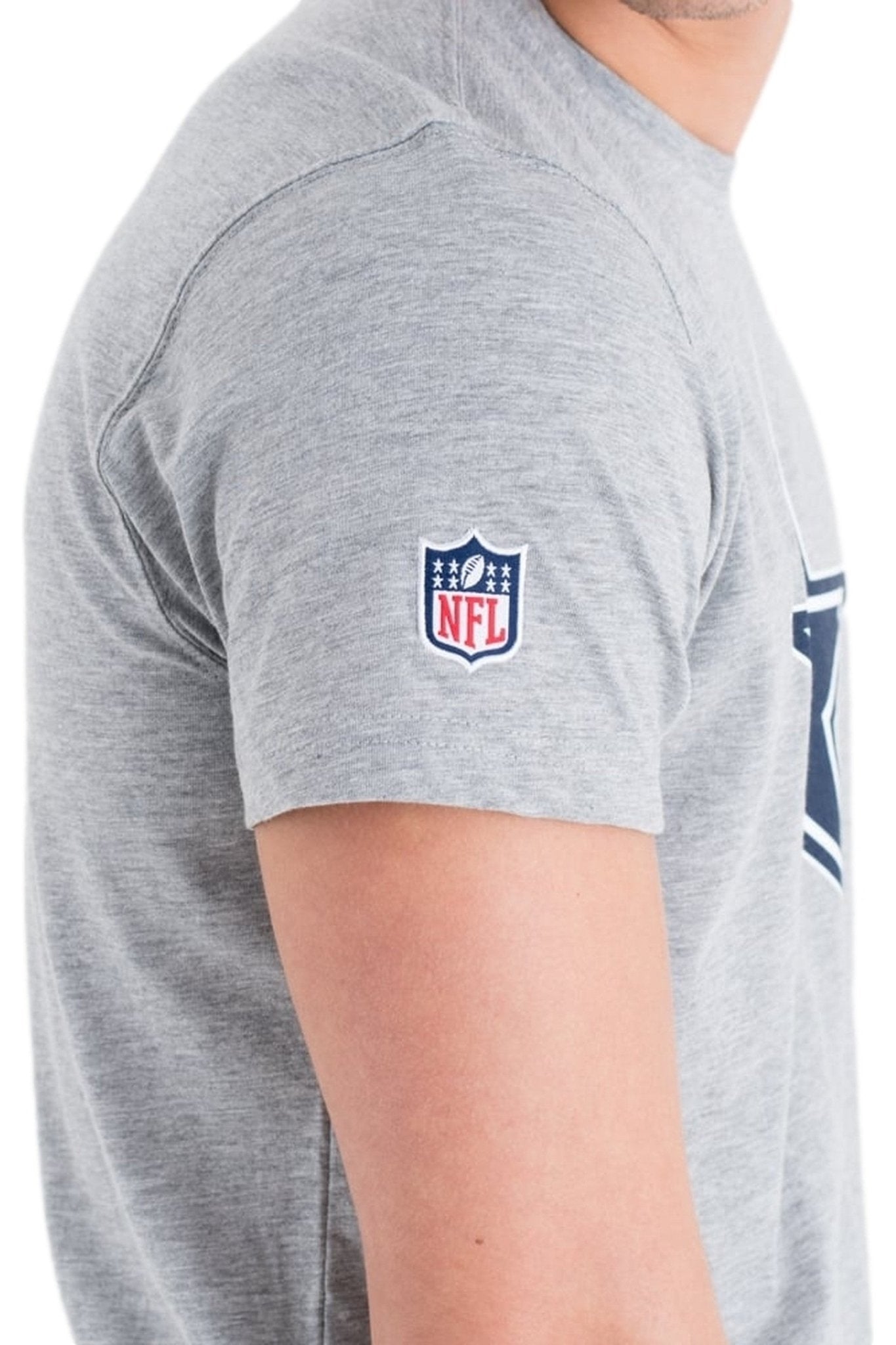 CAMISETA NEW ERA GRIS DALLAS COWBOYS TEAM LOGO TEE - AREA ZERO