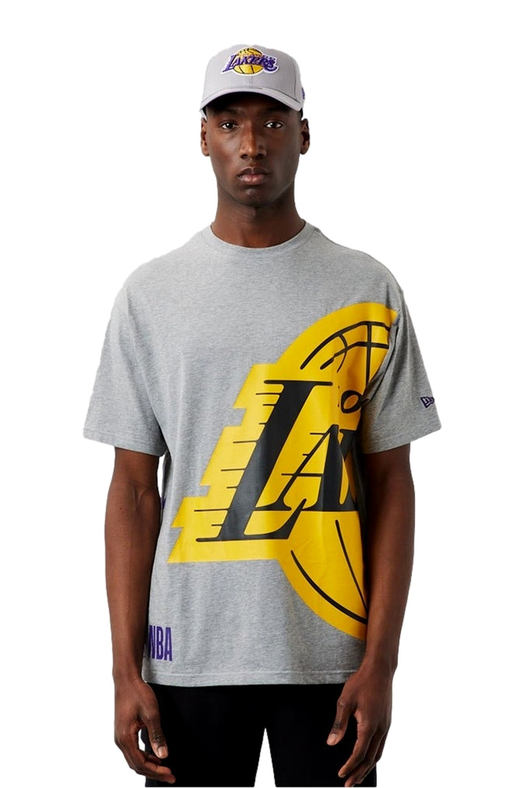 CAMISETA NEW ERA GRIS LAKERS HALF LOGO OVRSZD TEE LOSLAK