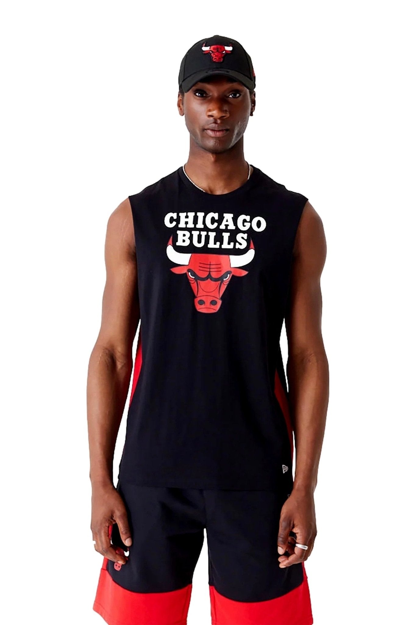 CAMISETA NEW ERA NEGRA BULLS COLOR BLOCK SLVLSS TEE CHIBUL - AREA ZERO