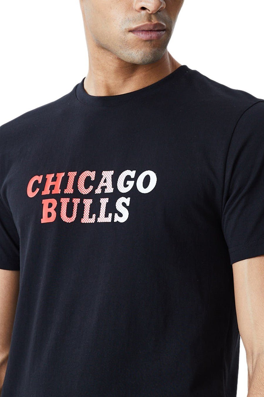 CAMISETA NEW ERA NEGRA GRADIENT WORDMARK TEE CHICAGO BULLS - AREA ZERO