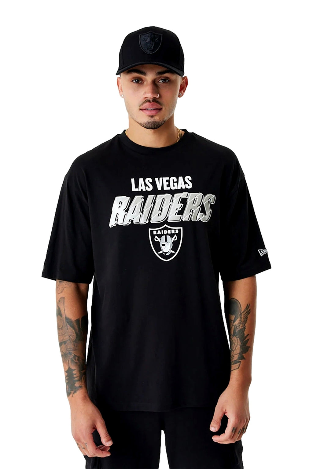 CAMISETA NEW ERA NEGRA RAIDERS SCRIPT GRAPHIC OS TEE LASRAI