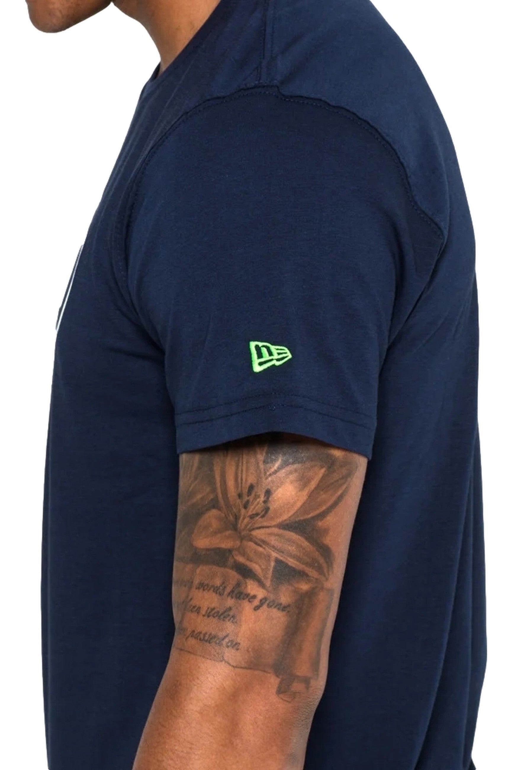 CAMISETA NEW ERA NEGRA SEATTLE SEAHAWKS LOGO TEE