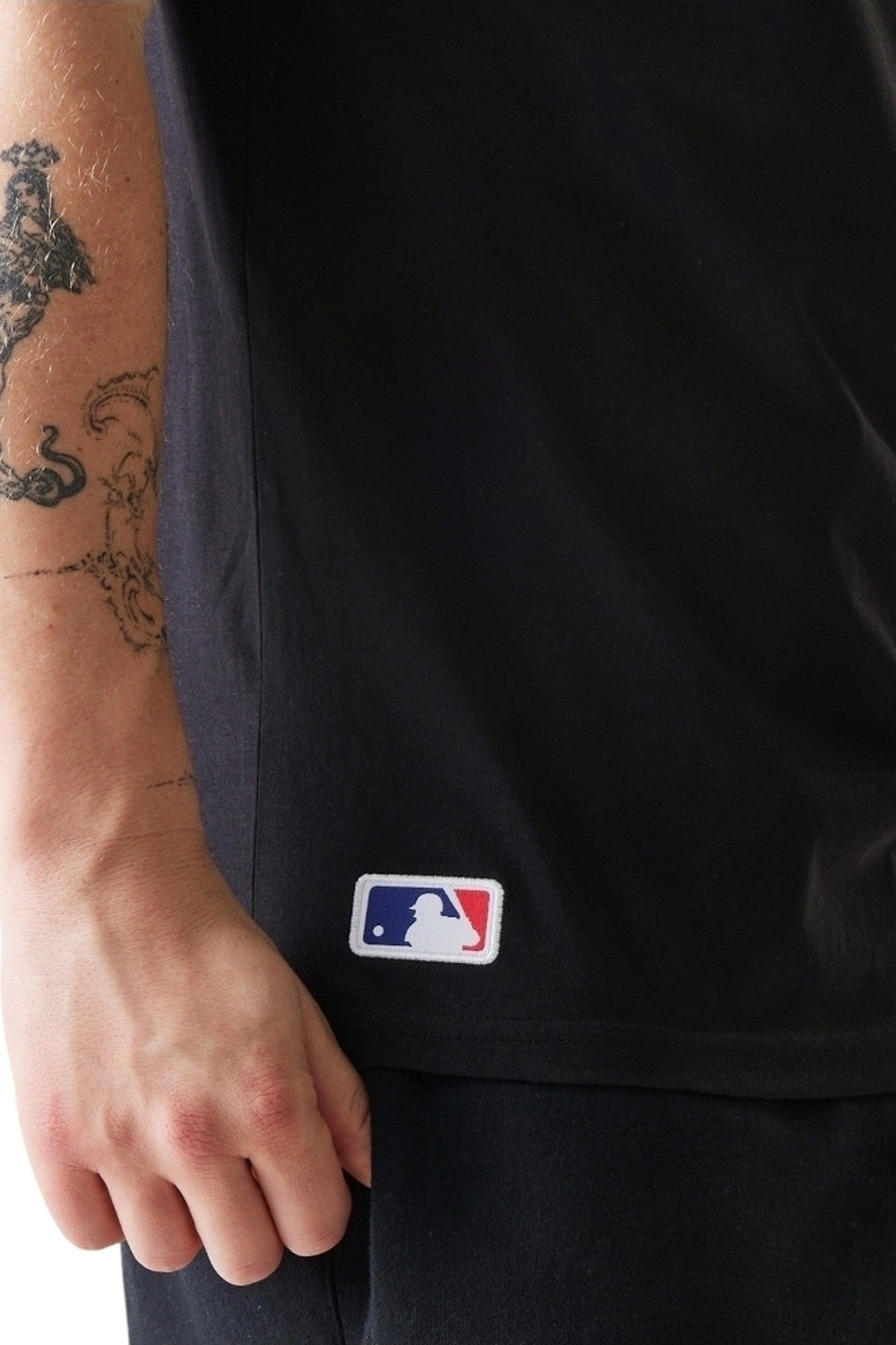 CAMISETA NEW ERA NEGRA WHITE SOX NOS MLB REGULAR TEE CHIWHI