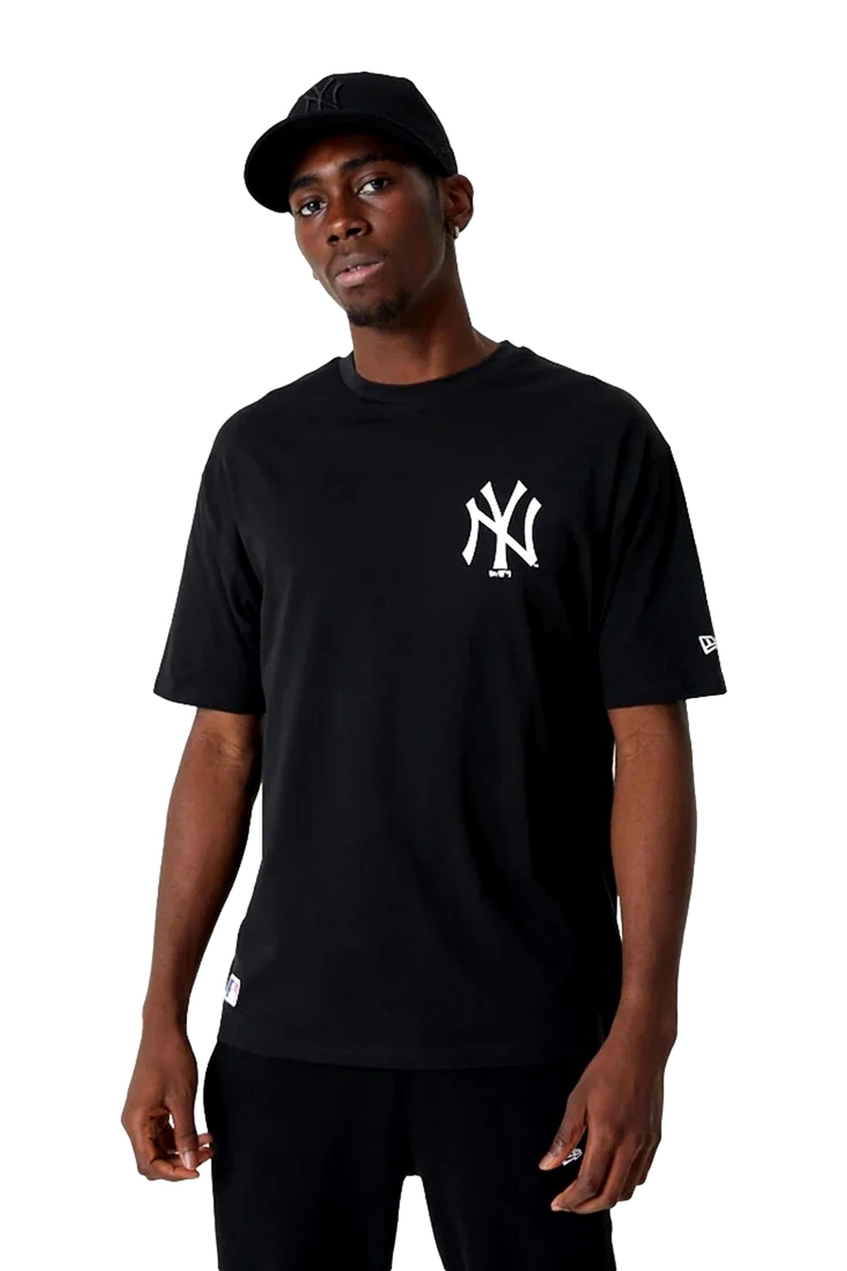 CAMISETA NEW ERA NEGRA YANKEES MLB ESSENTIALS OS TEE NEYYAN