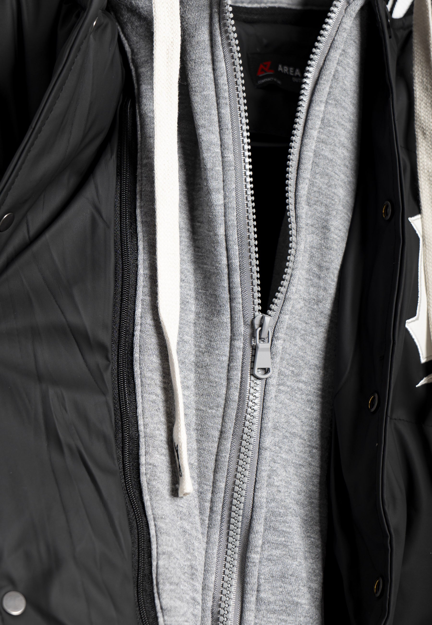 CAZADORA AREA ZERO NEGRA NY COACH JACKET