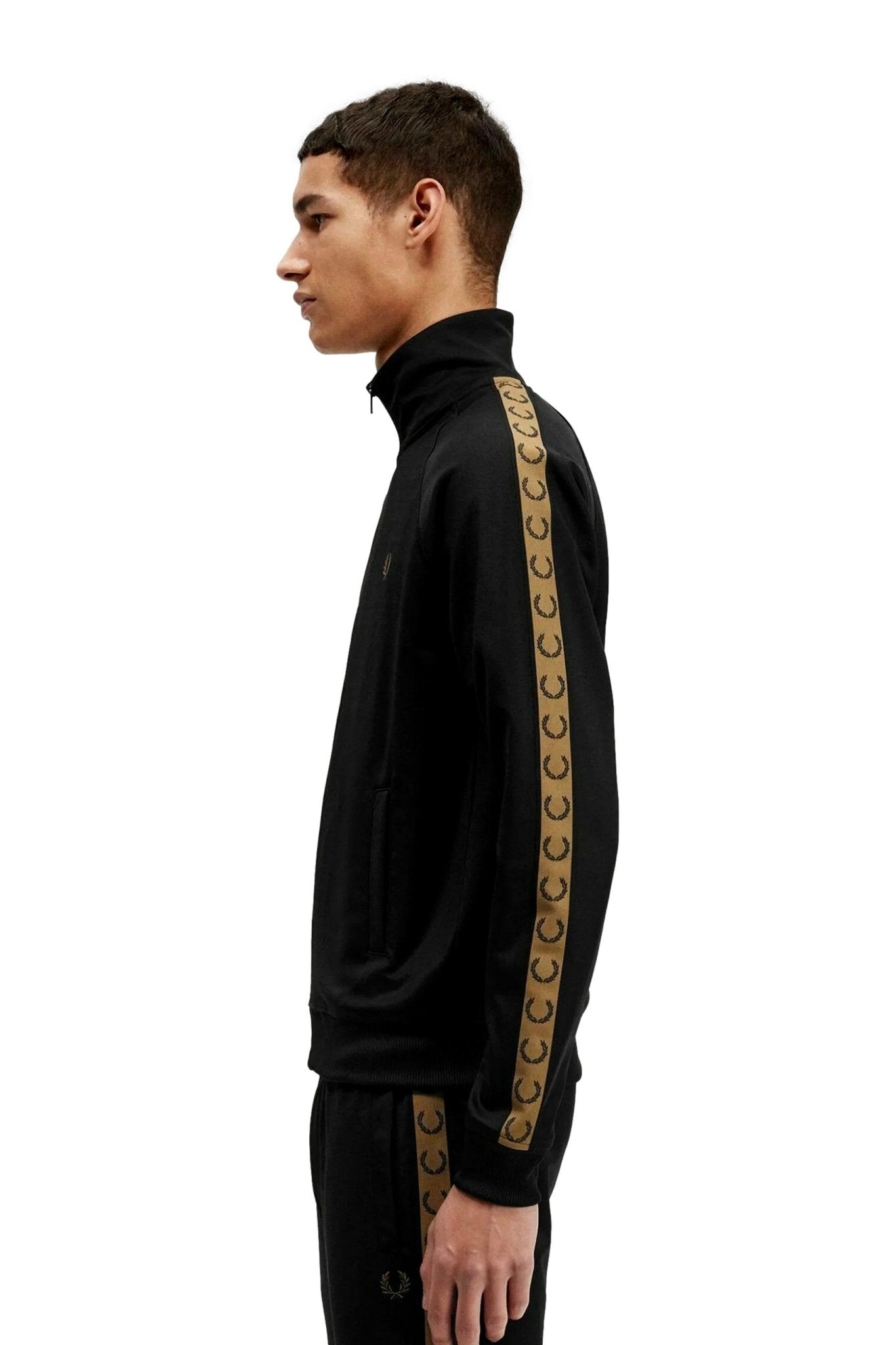 CHAQUETA FRED PERRY NEGRA CONTRAST TAPE TRACK JACKET - AREA ZERO