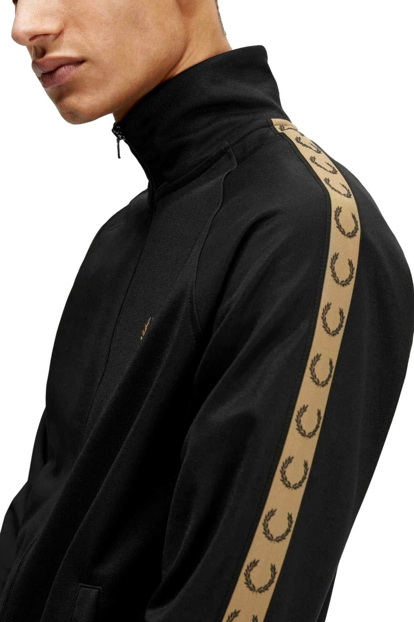 CHAQUETA FRED PERRY NEGRA CONTRAST TAPE TRACK JACKET - AREA ZERO