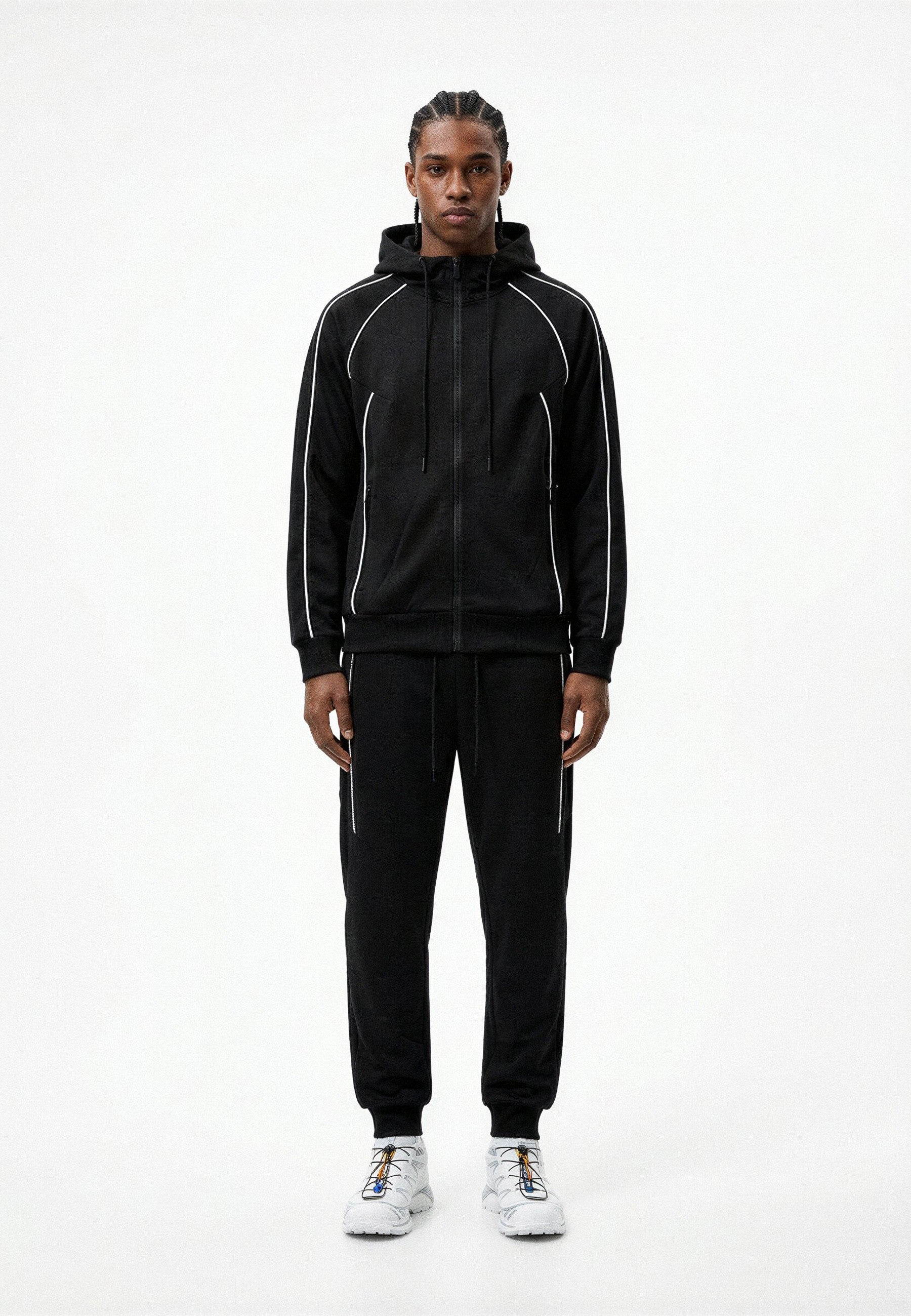 CHAQUETA NEGRA HOODED TRACKJACKET