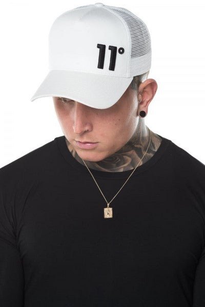 GORRA 11 DEGREES BLANCA TRUCKER LOGO BORDADO FRENTE VISERA CURVA - AREA ZERO