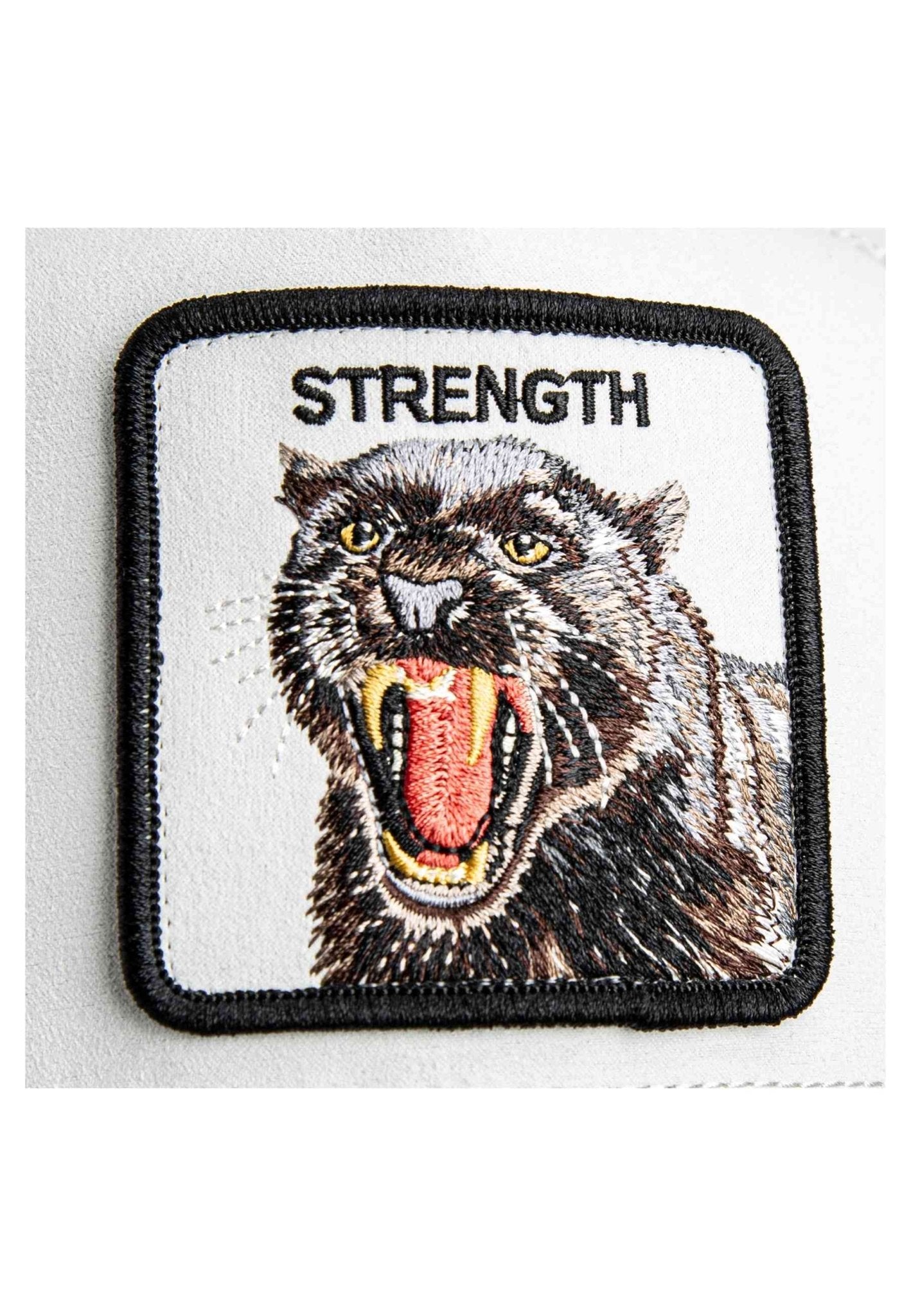 GORRA GOORIN BROS BLANCA PANTERA SUEDE PANTHER TRUCKER CAP - AREA ZERO