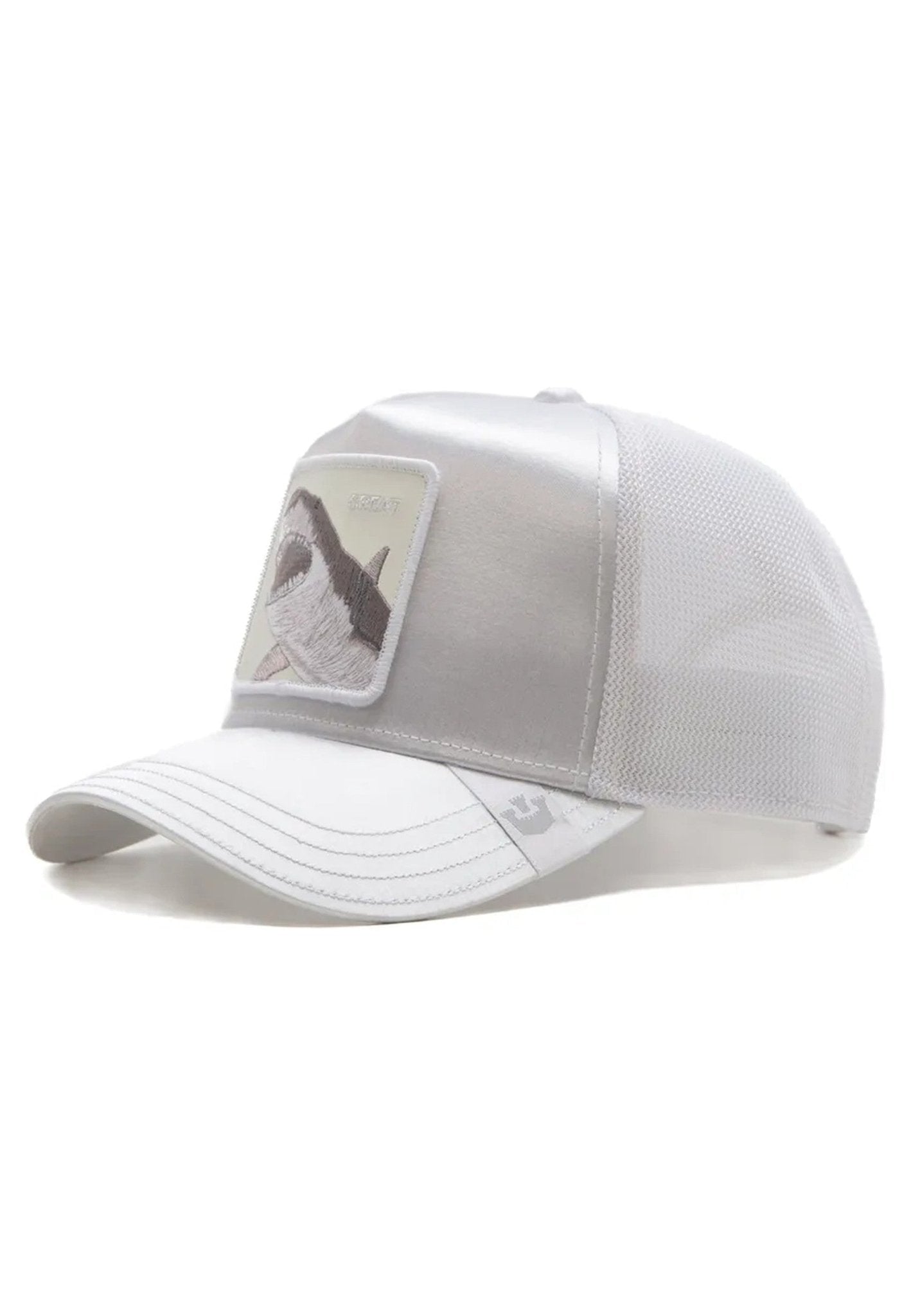 GORRA GOORIN BROS BLANCA TIBURÓN A BIGGER BOAT SATIN TRUCKER CAP - AREA ZERO