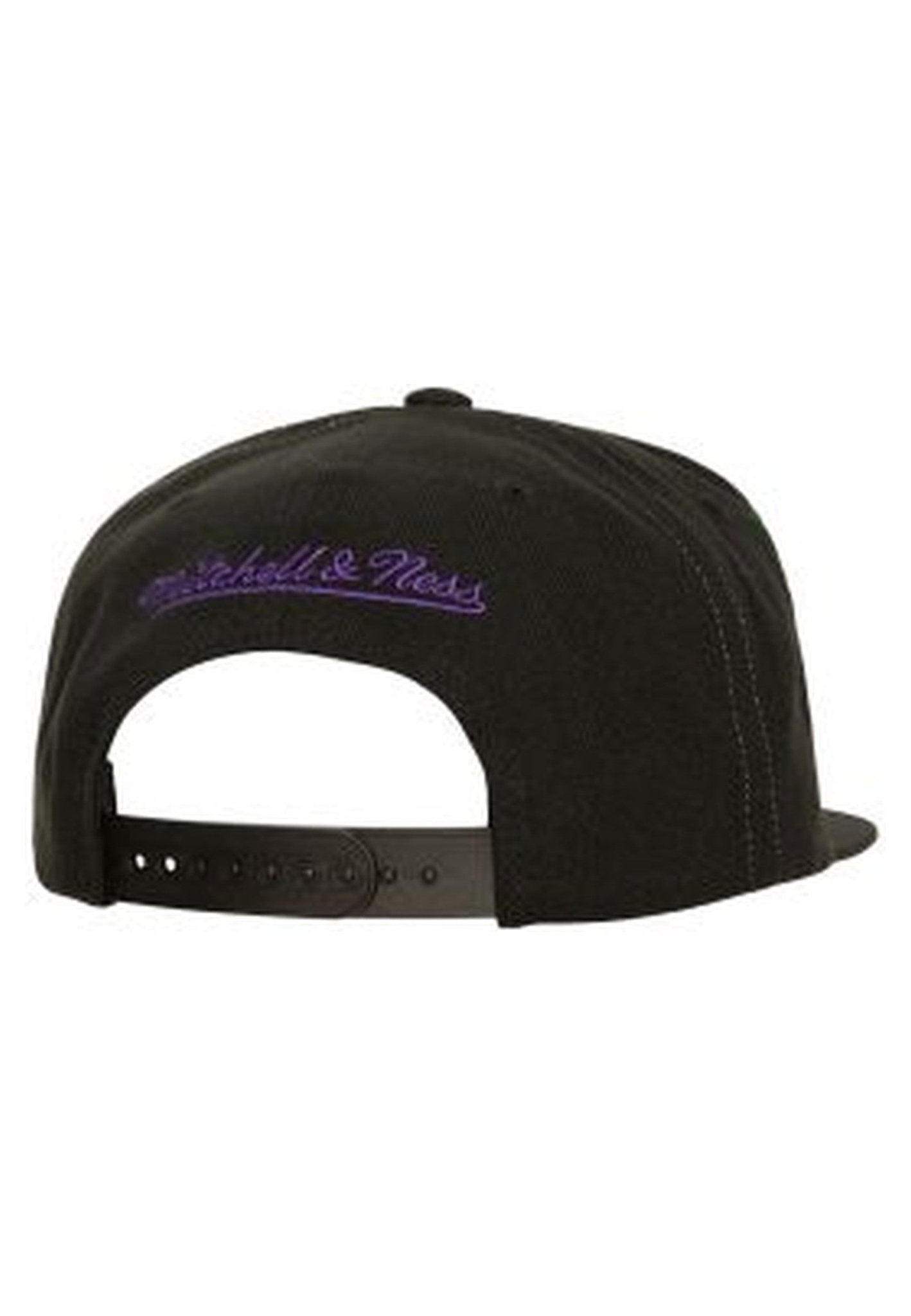 GORRA MITCHELL & NESS NEGRA BUCKS VARSITY BUST SNAPBACK - AREA ZERO