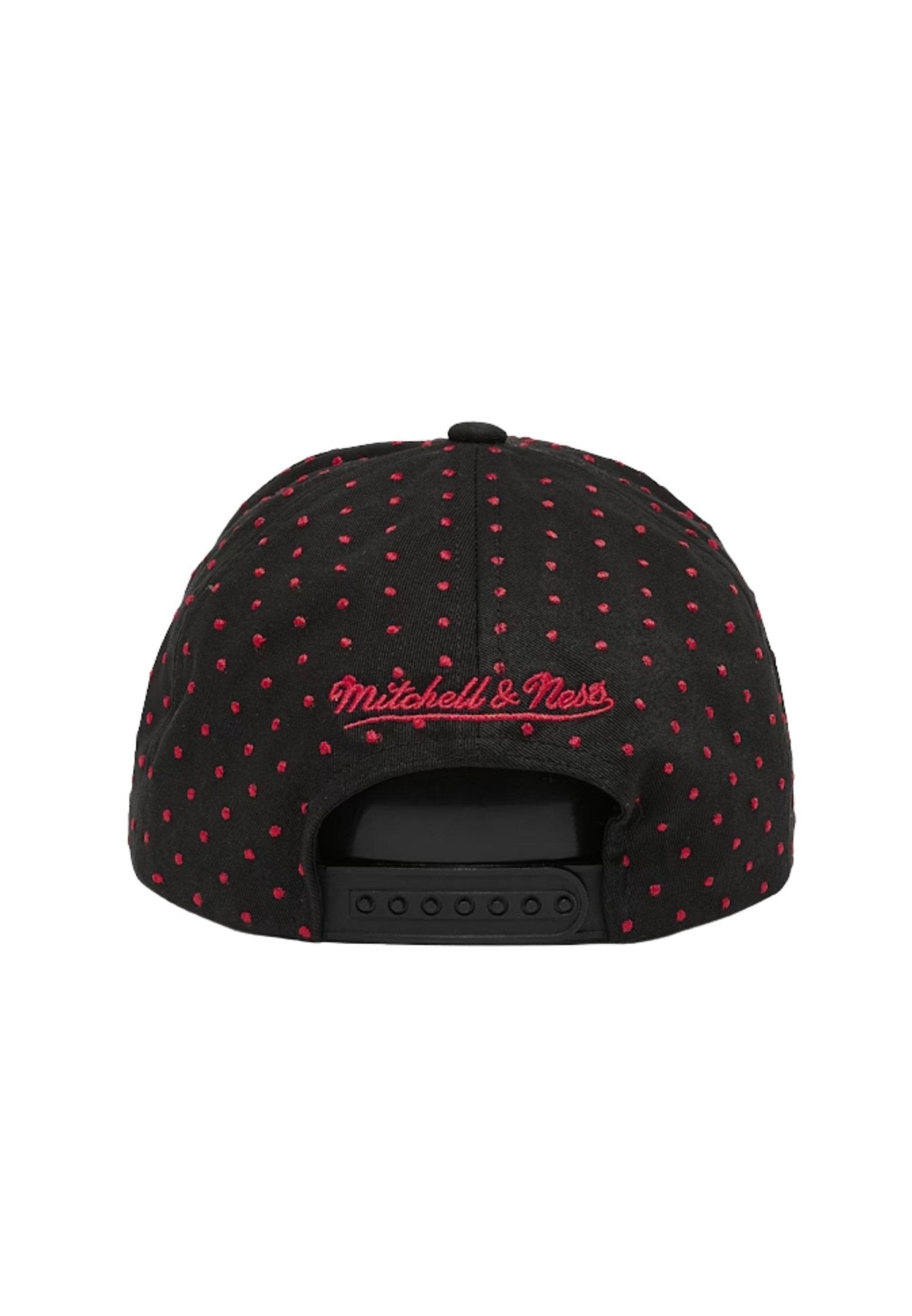 GORRA MITCHELL & NESS NEGRA BULLS DOTTED POLKA PRO CROWN SNAPBACK - AREA ZERO