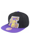 GORRA MITCHELL & NESS LOS ANGELES LAKERS NBA 8 BITS XL SNAPBACK NEGRA