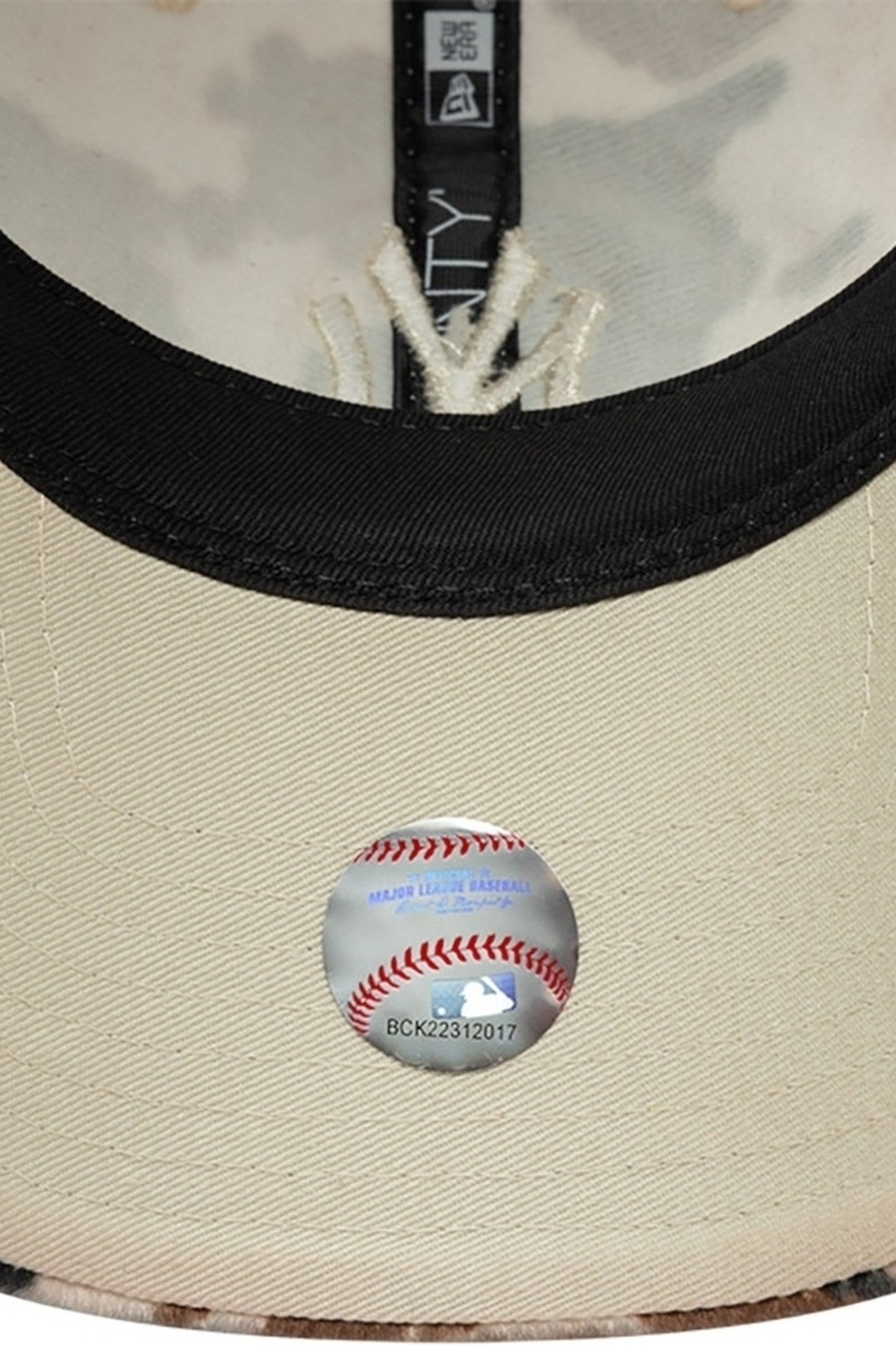 GORRA NEW ERA MARRON YANKEES ANIMAL PRINT 9TWENTY