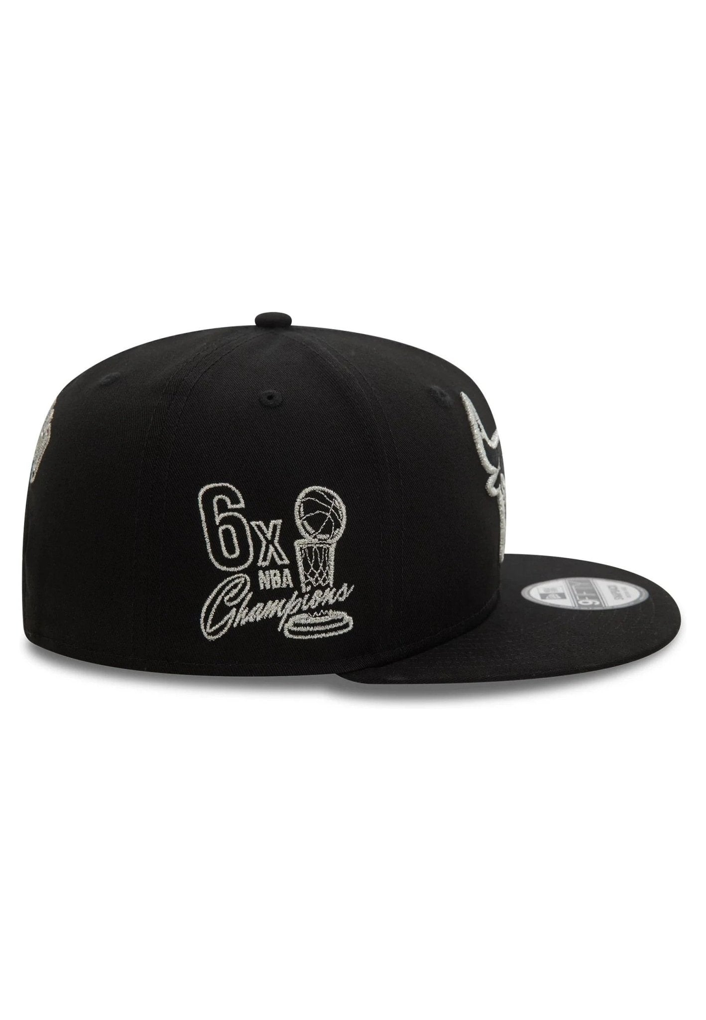 GORRA NEW ERA NEGRA BULLS METALLIC OUTLINE 9FIFTY CHIBUL - AREA ZERO
