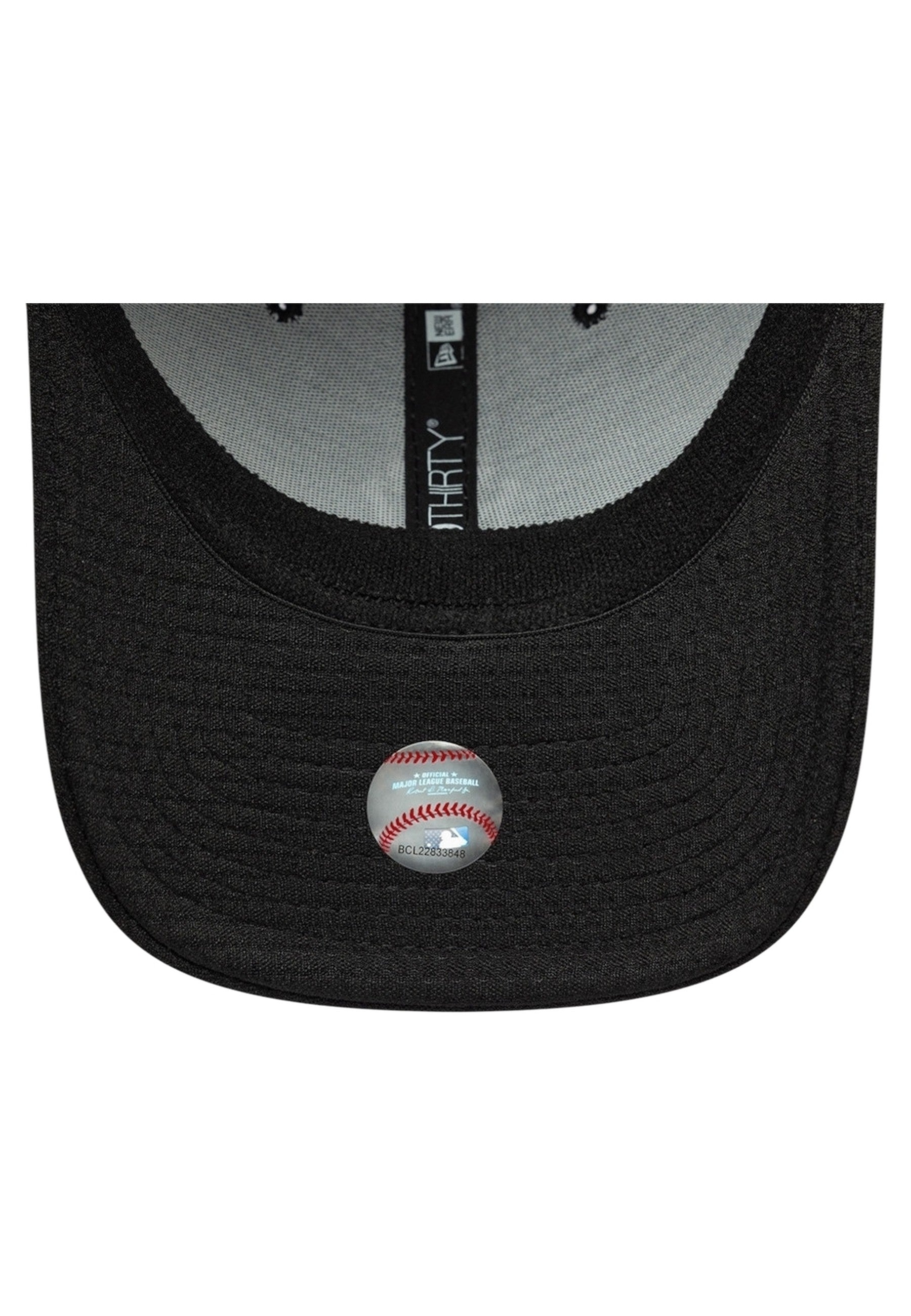 GORRA NEW ERA NEGRA YANKEES STRETCH MESH 39THIRTY NEYYAN